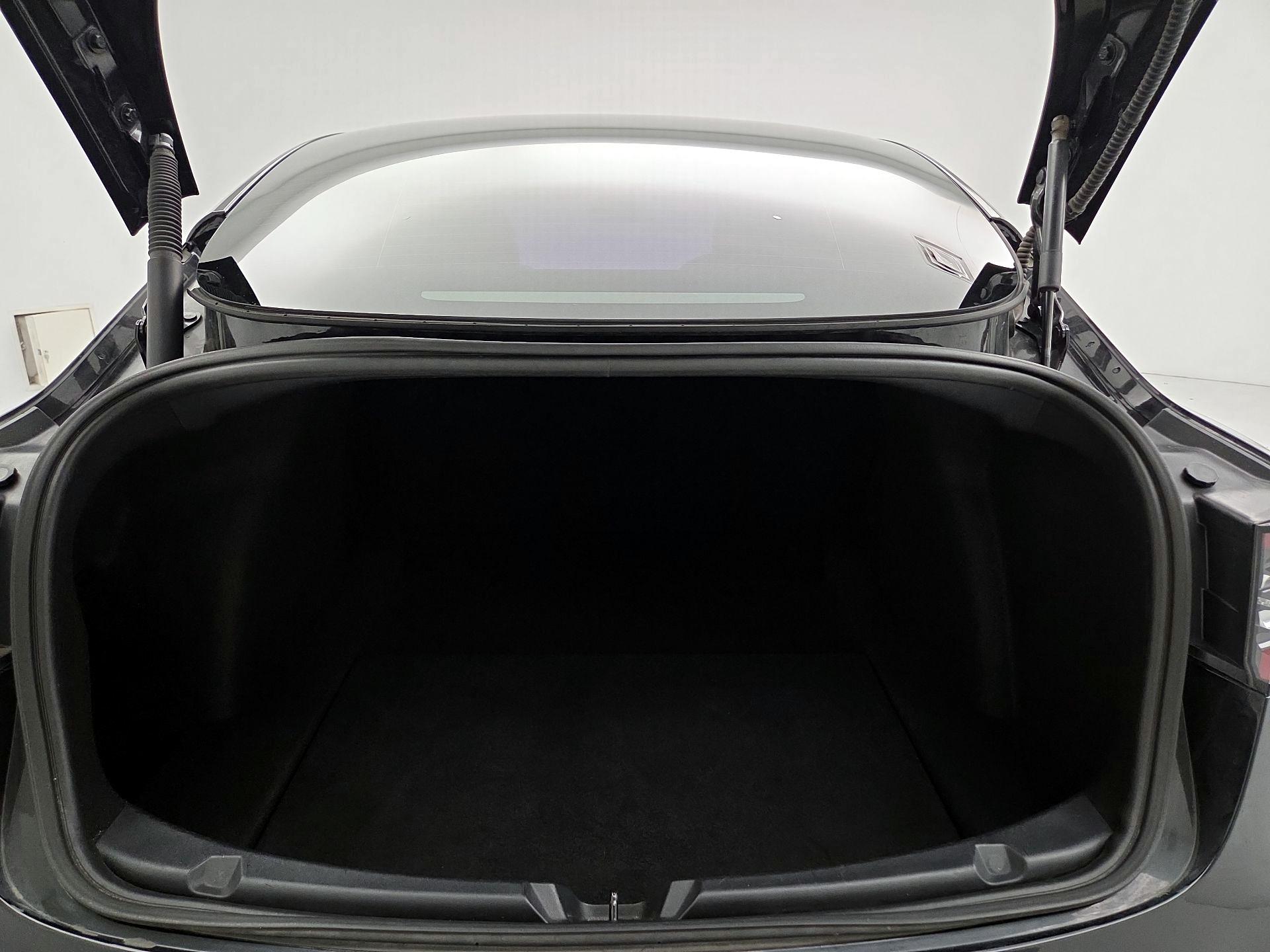 Thumbnail: 2021 Tesla Model 3 - 19