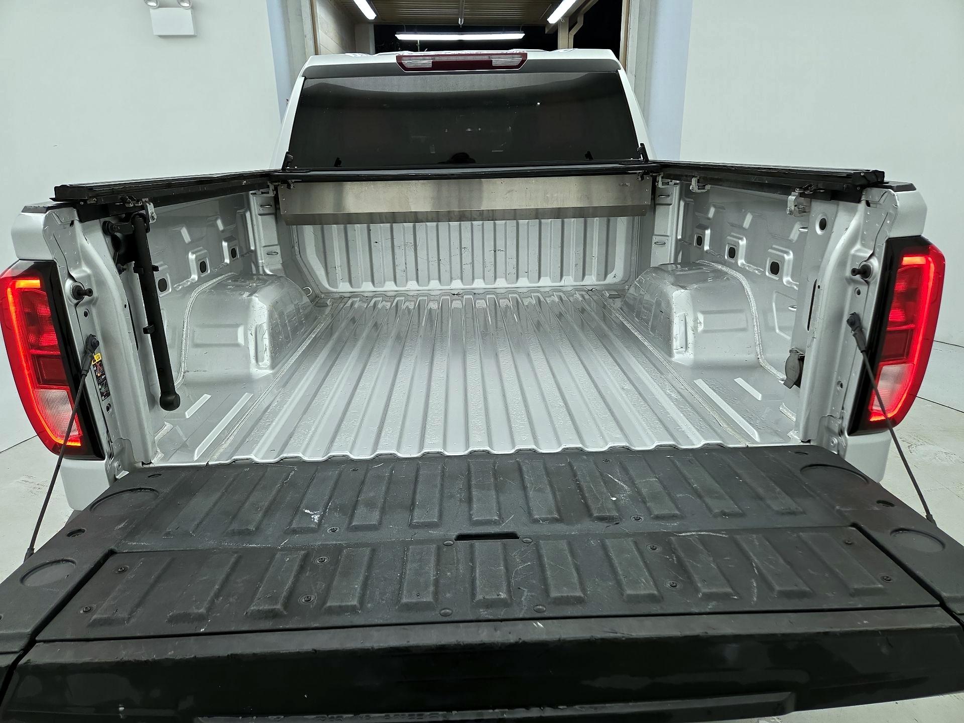 Thumbnail: 2022 GMC Sierra 1500 - 18