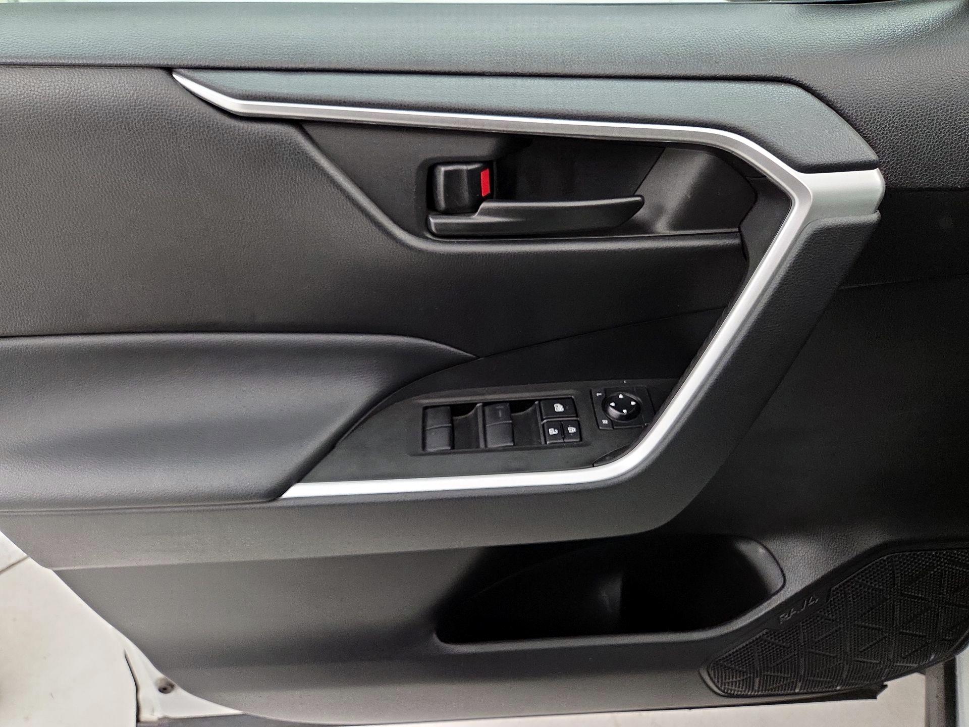 Thumbnail: 2023 Toyota RAV4 - 10