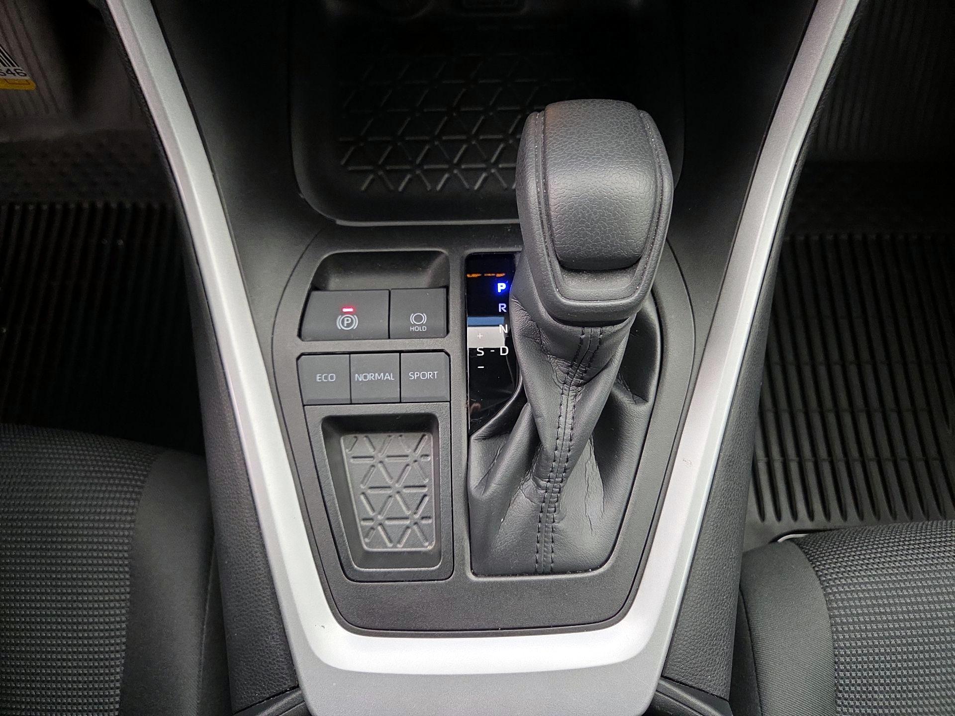 Thumbnail: 2023 Toyota RAV4 - 15