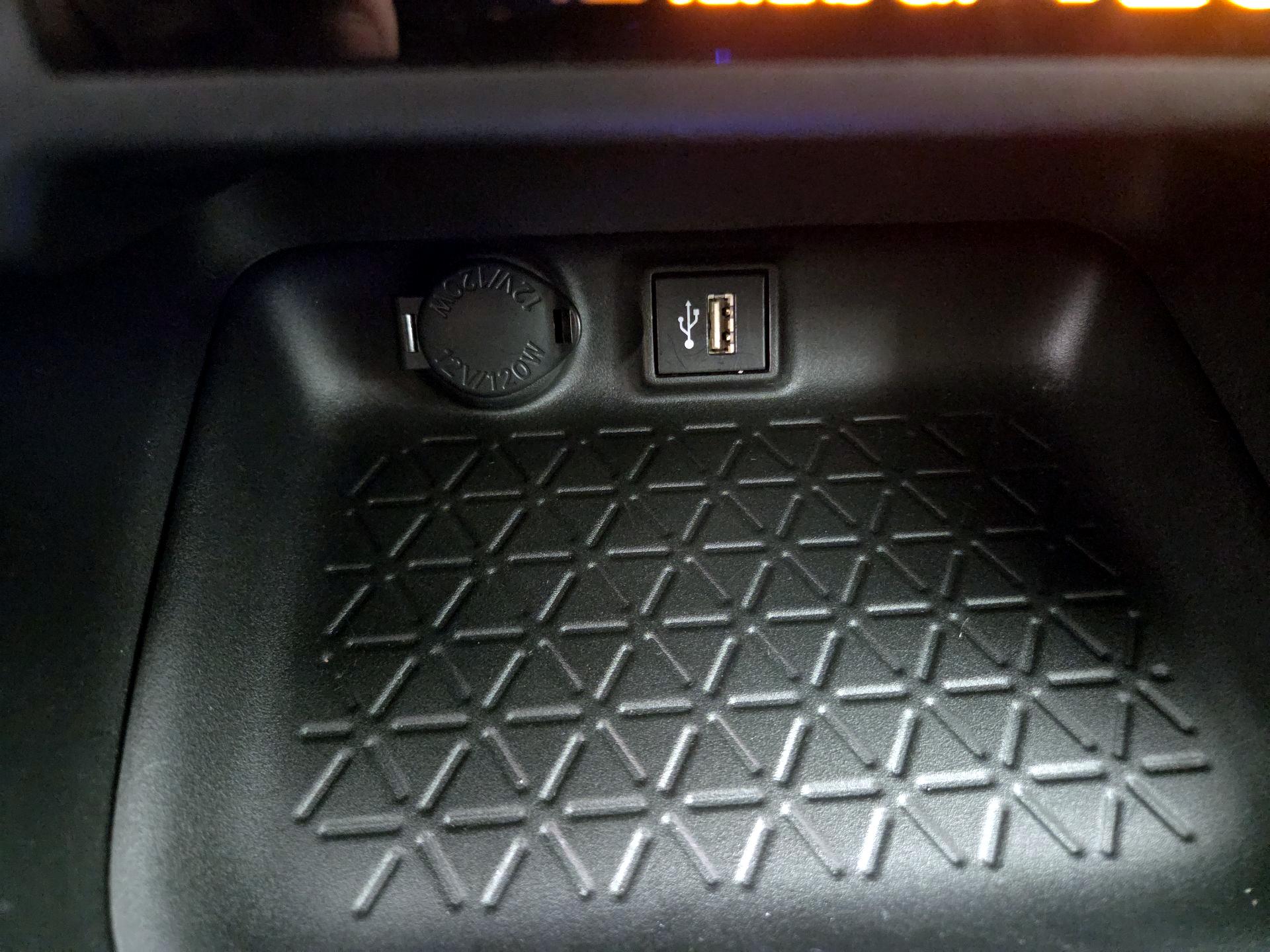 Thumbnail: 2023 Toyota RAV4 - 16