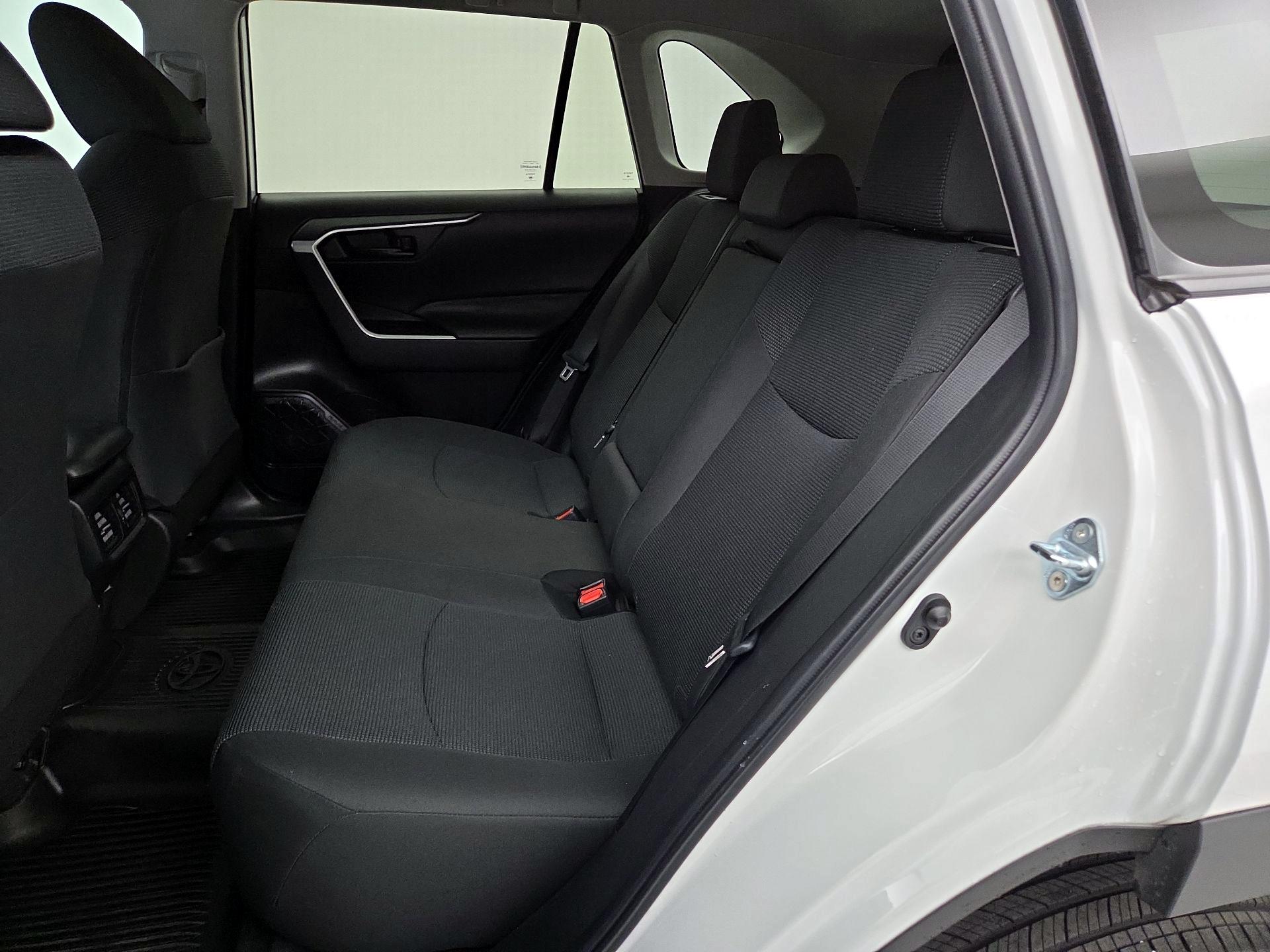 Thumbnail: 2023 Toyota RAV4 - 17