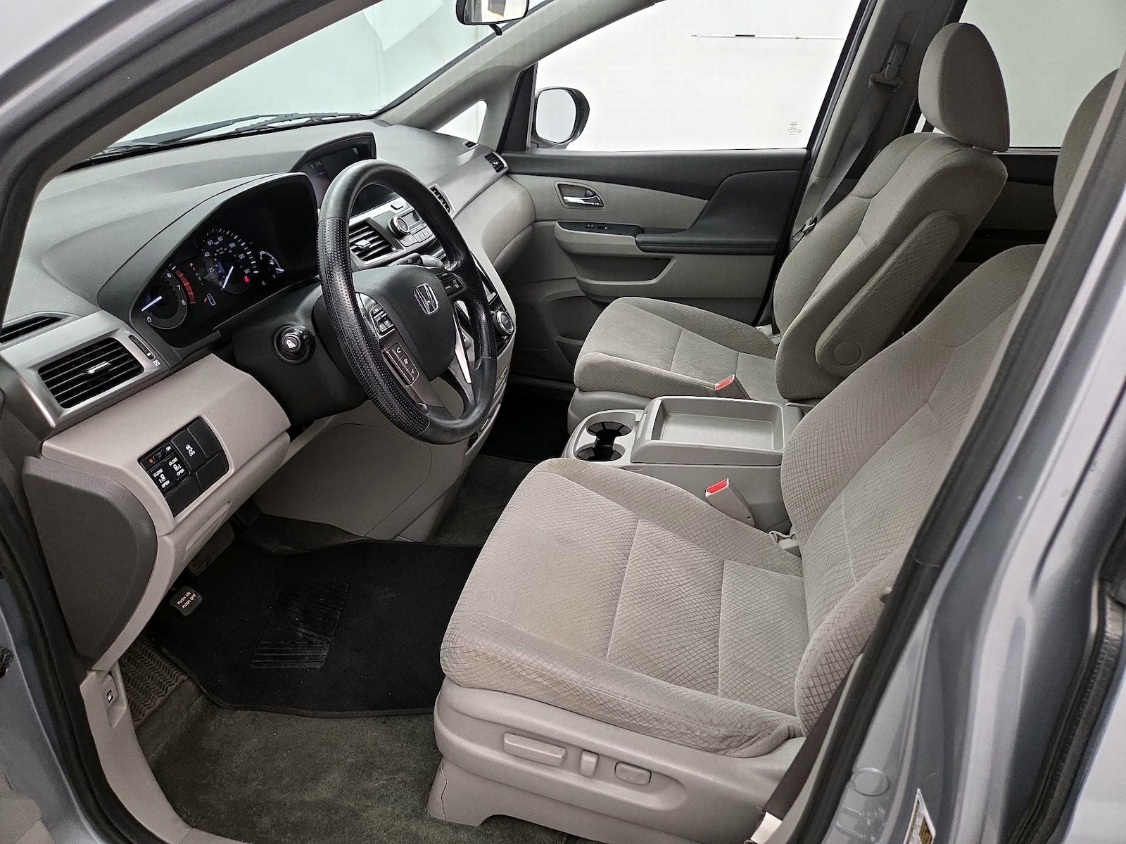2016 Honda Odyssey SE - Photo 12