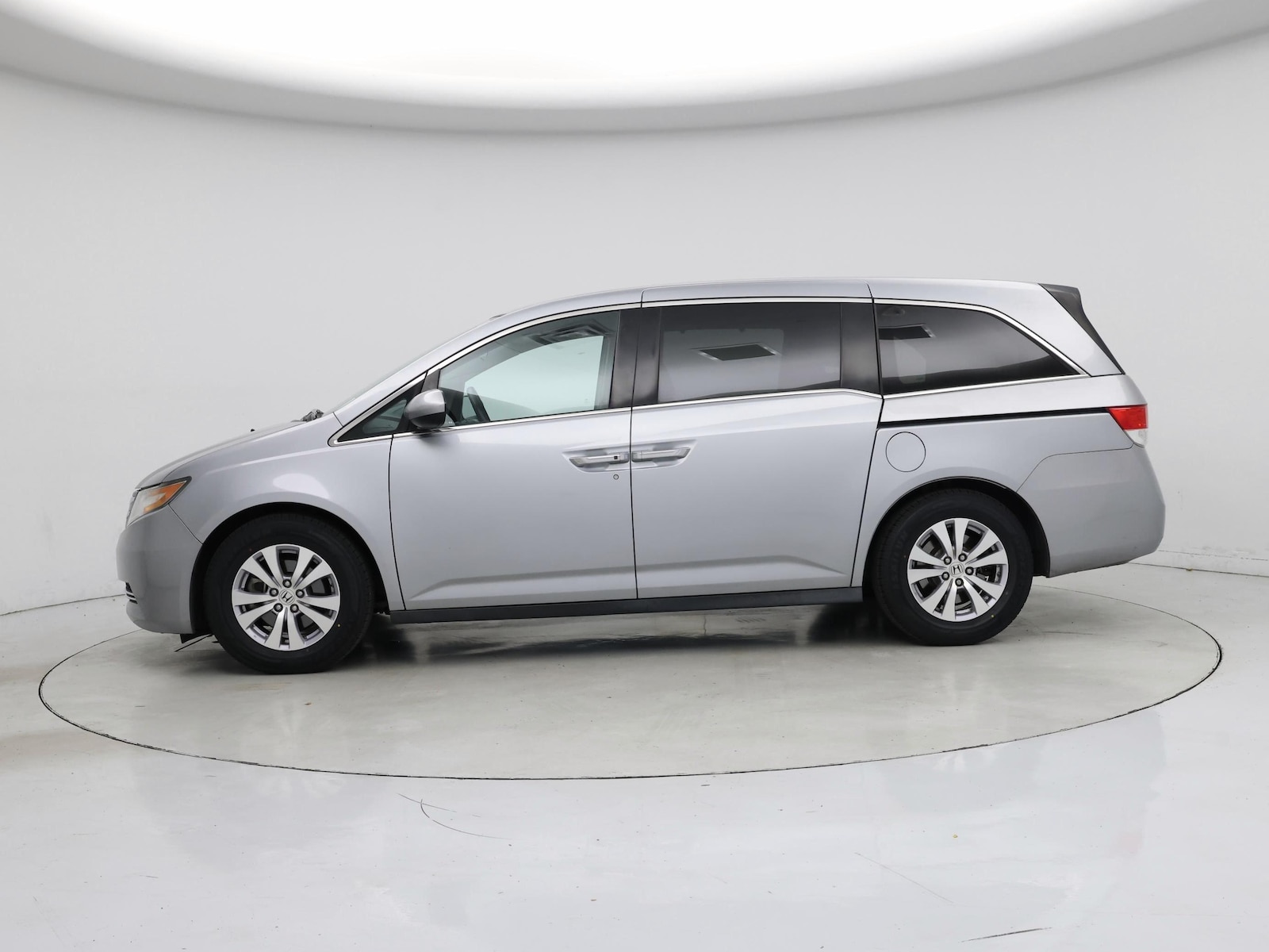 2016 Honda Odyssey SE - Photo 4