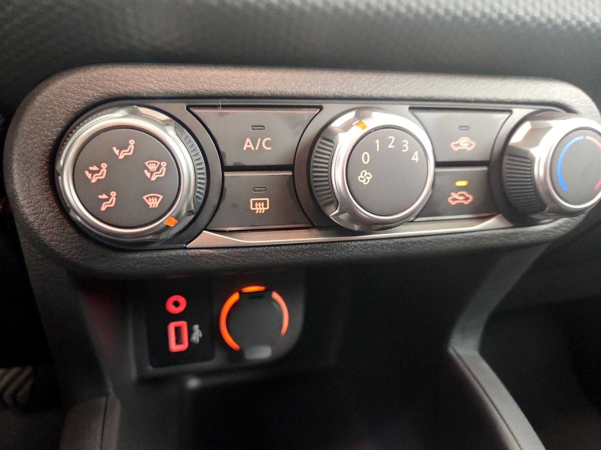 Thumbnail: 2025 Nissan Kicks - 16