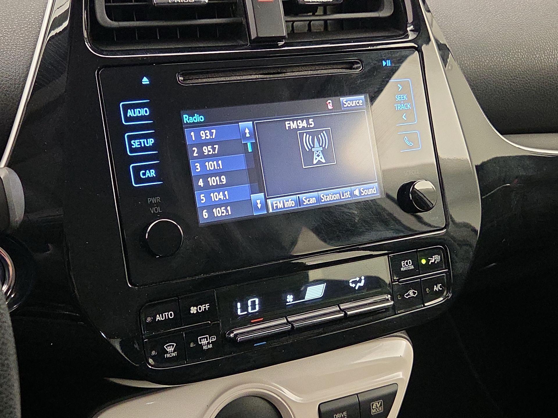 Thumbnail: 2018 Toyota Prius - 15