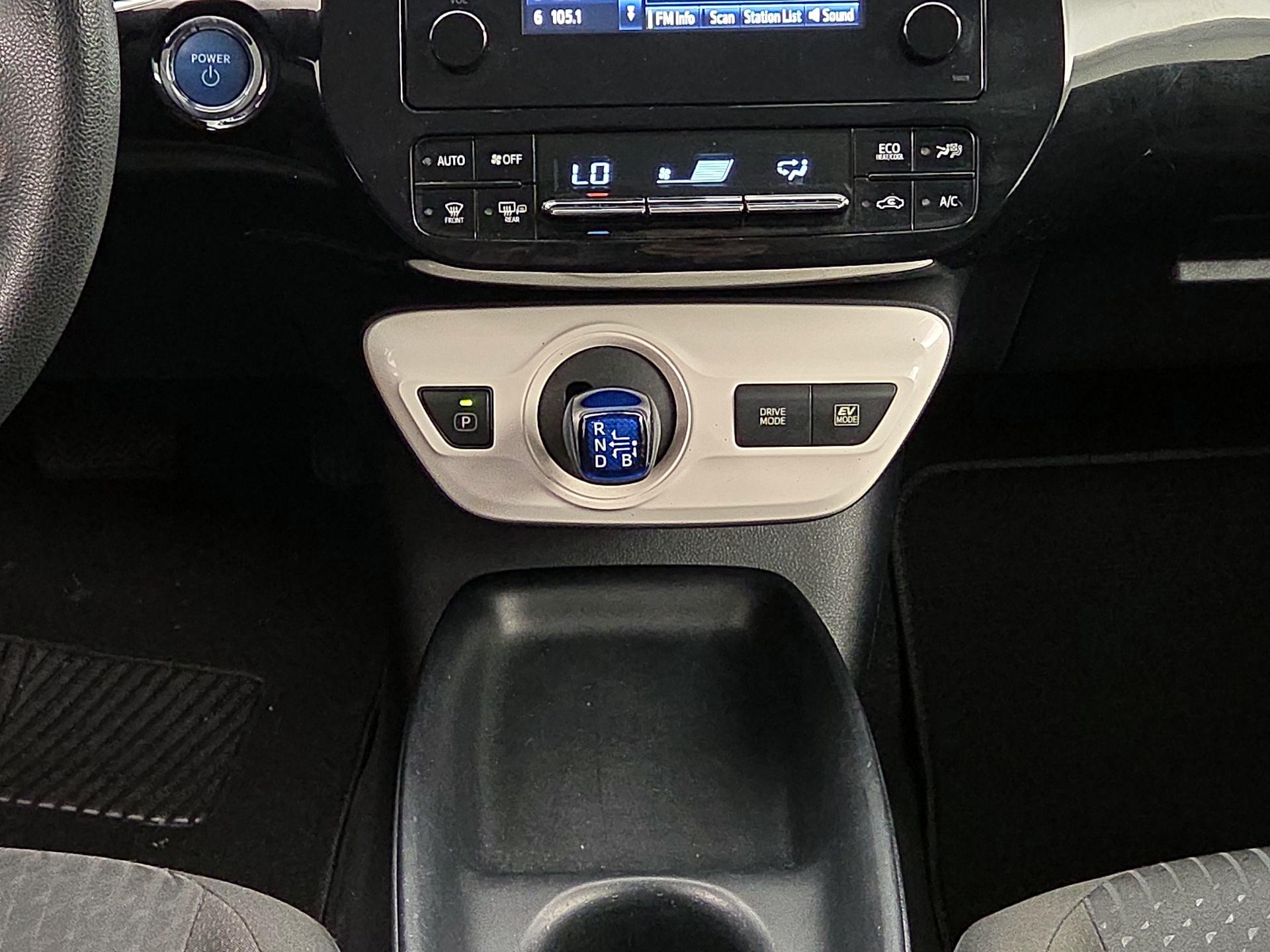 Thumbnail: 2018 Toyota Prius - 17