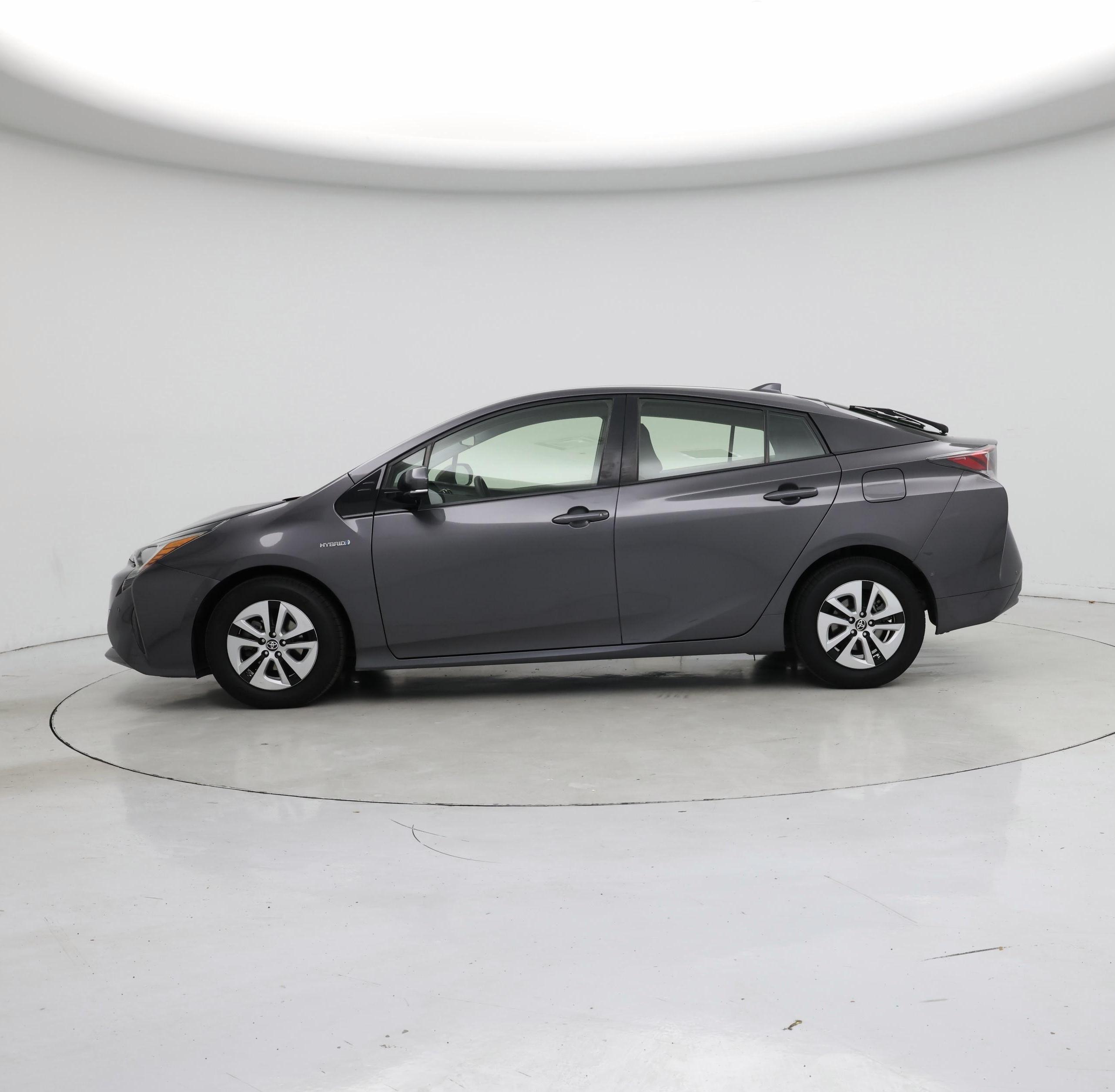 Thumbnail: 2018 Toyota Prius - 3