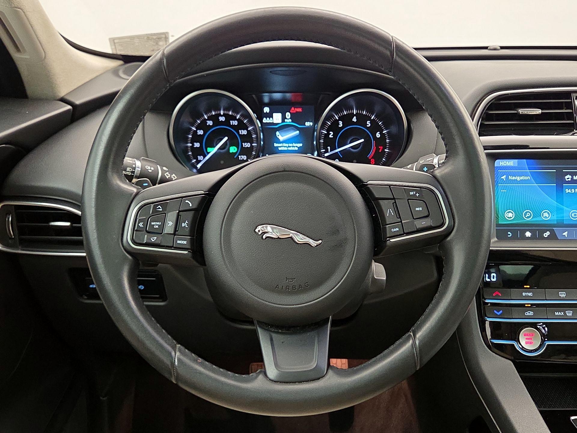 Thumbnail: 2020 Jaguar F-Pace - 10