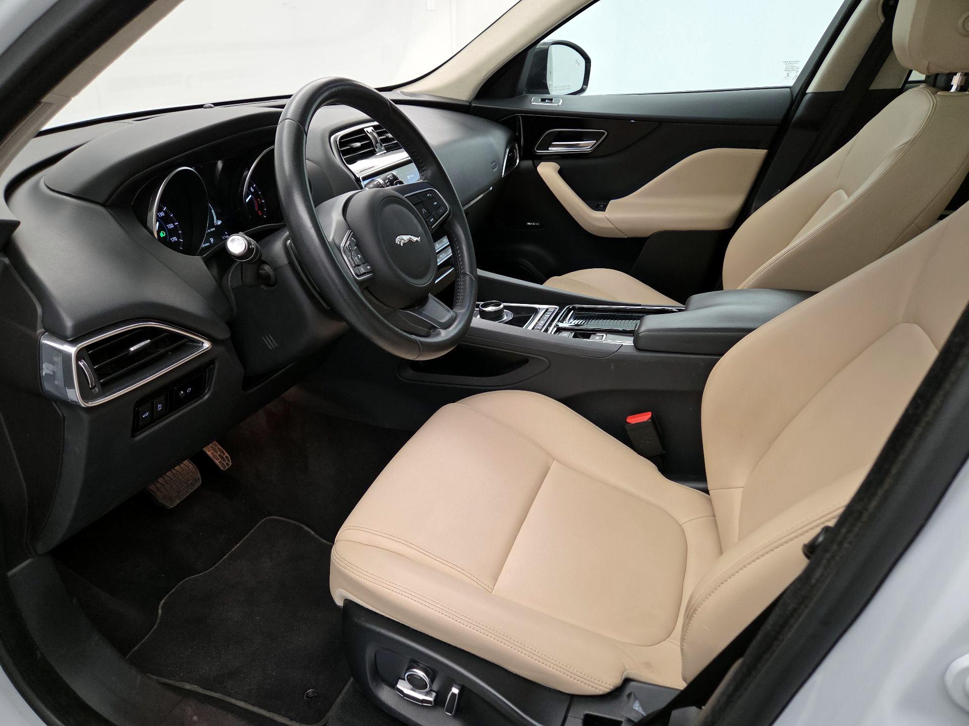 Thumbnail: 2020 Jaguar F-Pace - 11