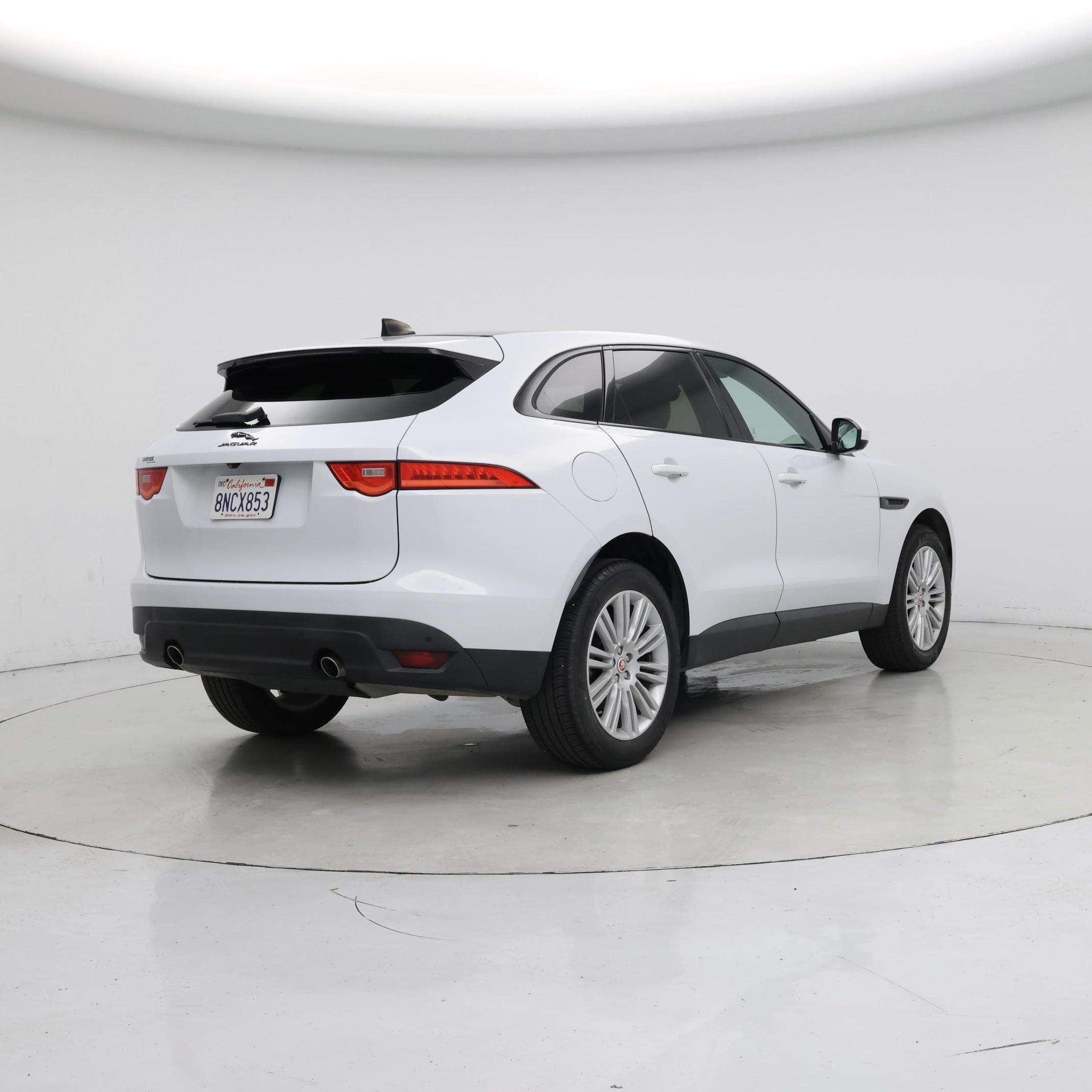Thumbnail: 2020 Jaguar F-Pace - 8