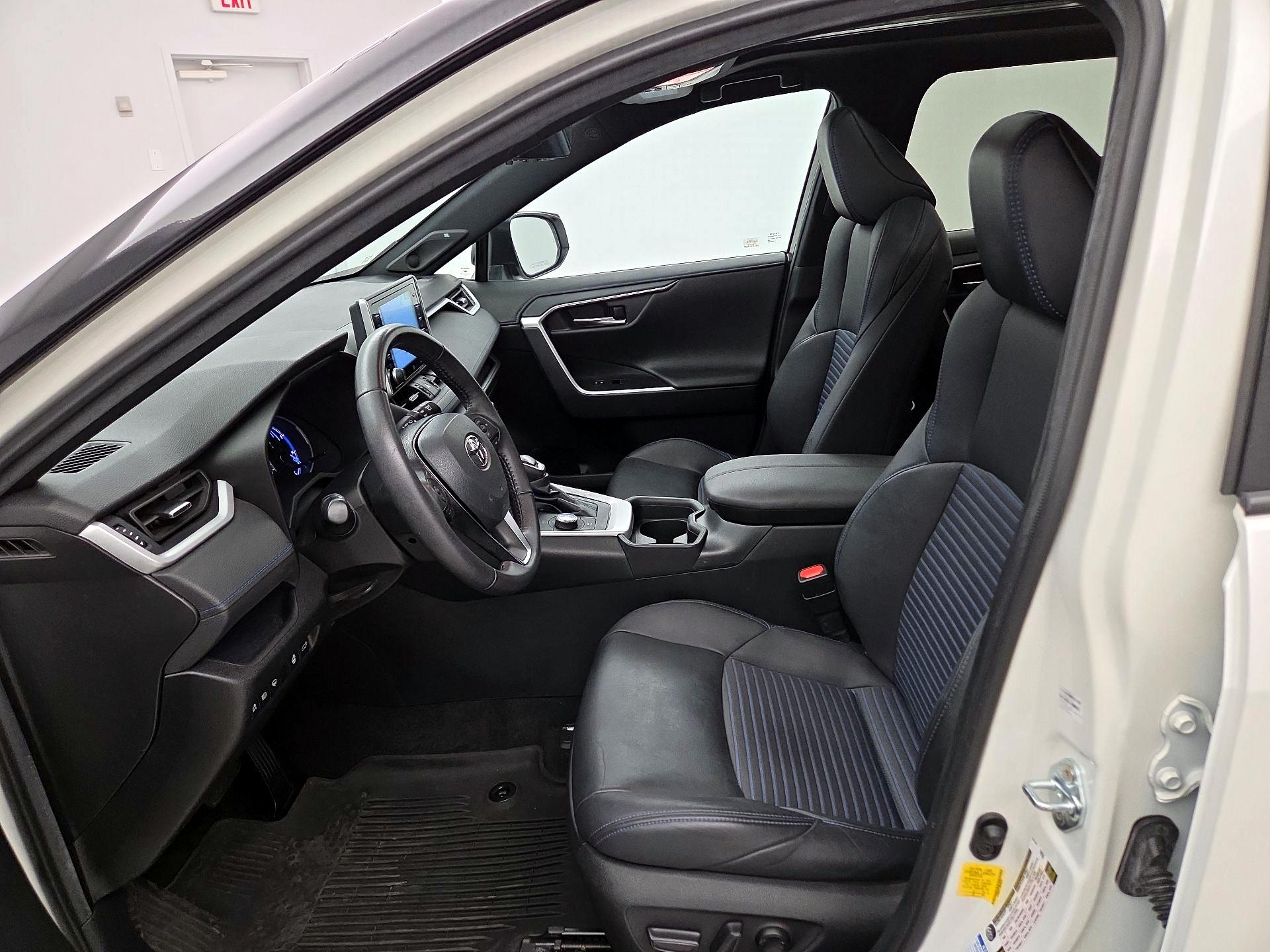 Thumbnail: 2021 Toyota RAV4 - 11