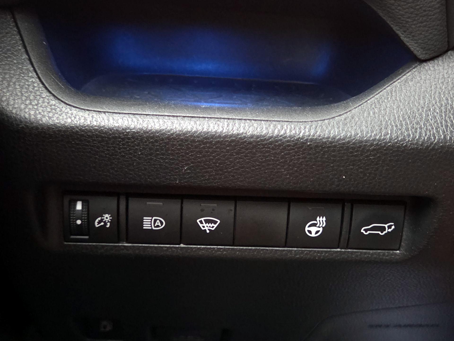 Thumbnail: 2021 Toyota RAV4 - 13