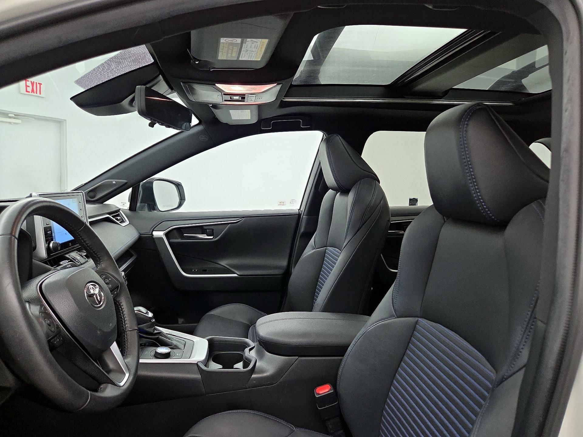 Thumbnail: 2021 Toyota RAV4 - 20