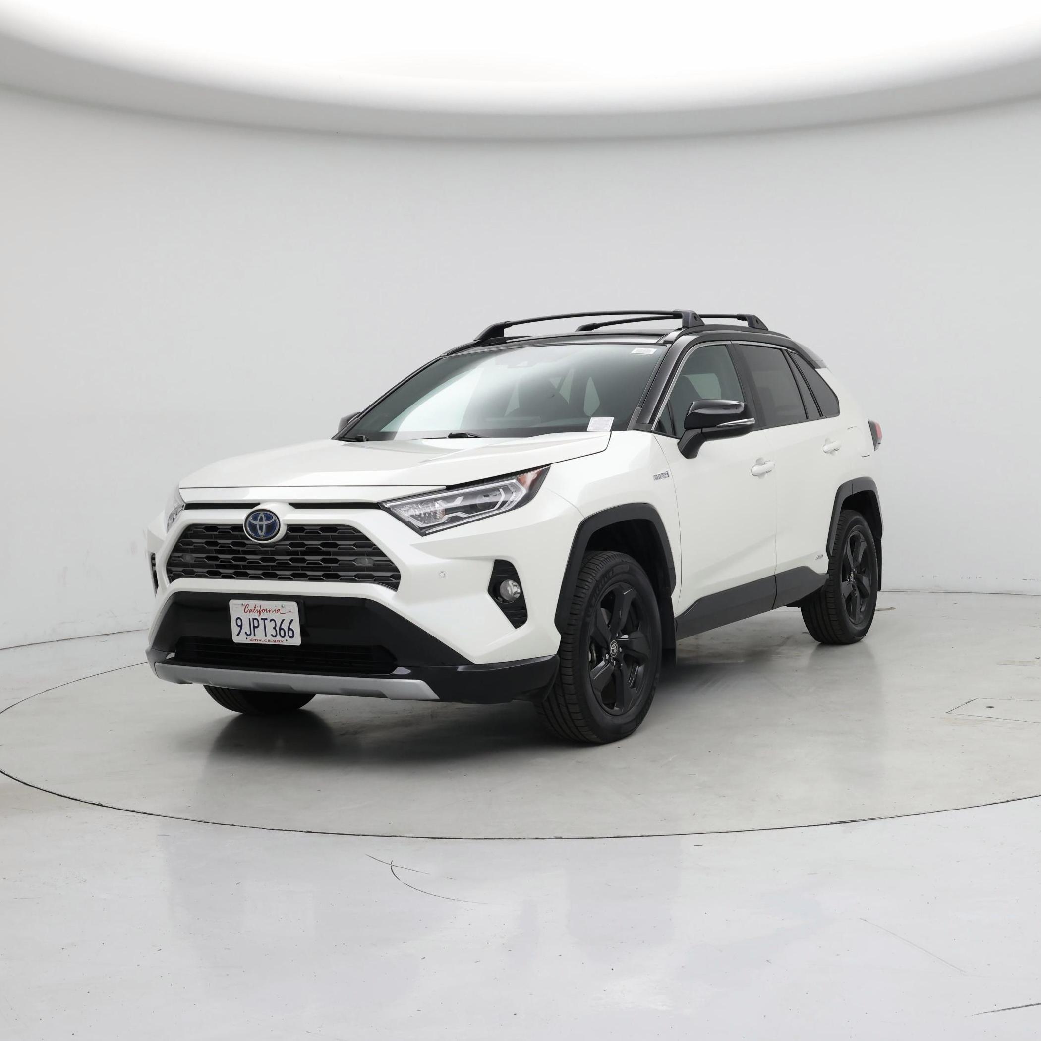 Thumbnail: 2021 Toyota RAV4 - 4