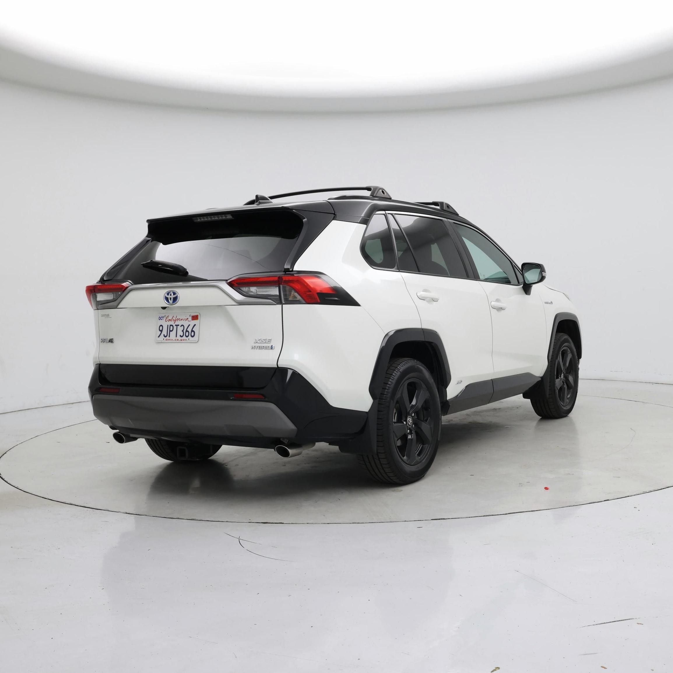 Thumbnail: 2021 Toyota RAV4 - 8