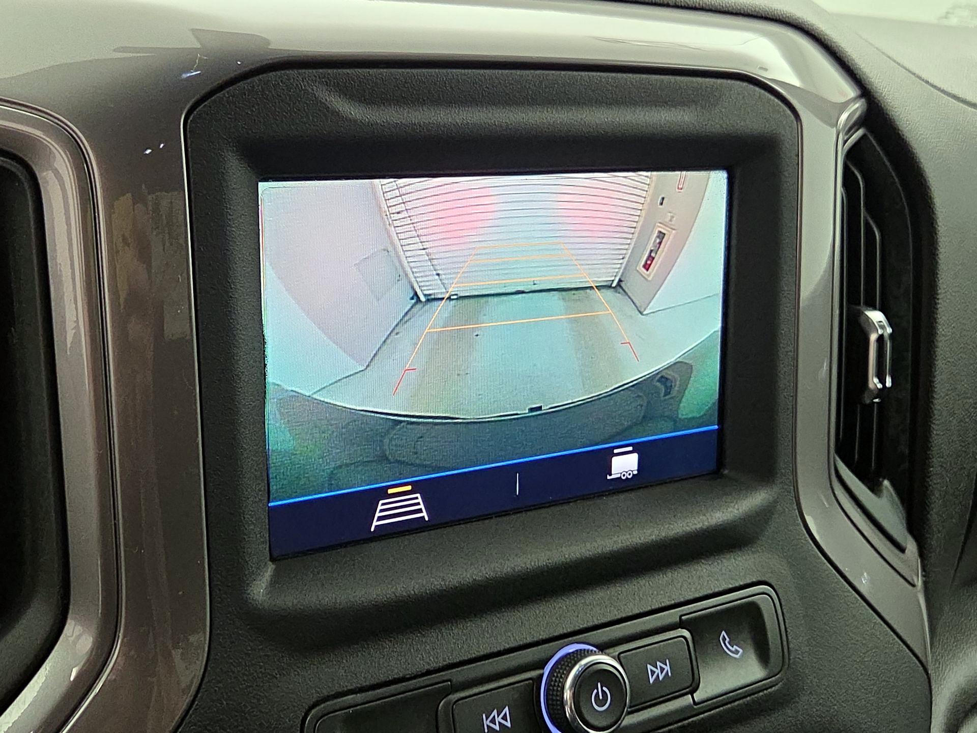 Thumbnail: 2021 Chevrolet Silverado 1500 - 14