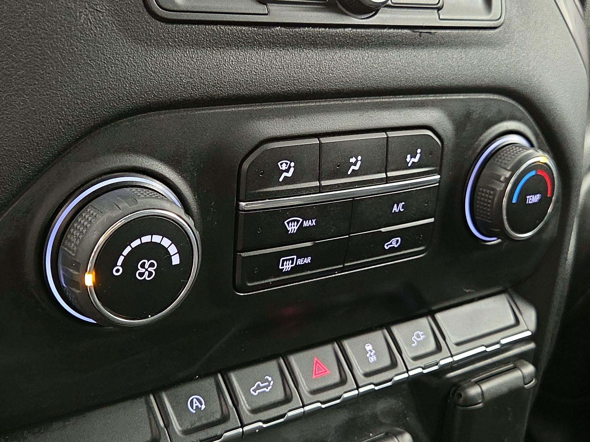 Thumbnail: 2021 Chevrolet Silverado 1500 - 16