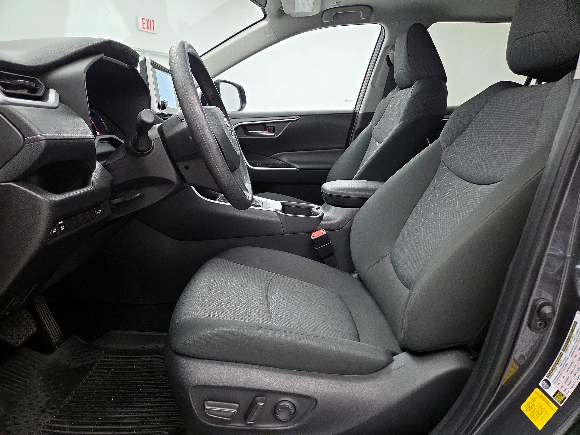 Thumbnail: 2025 Toyota RAV4 - 11