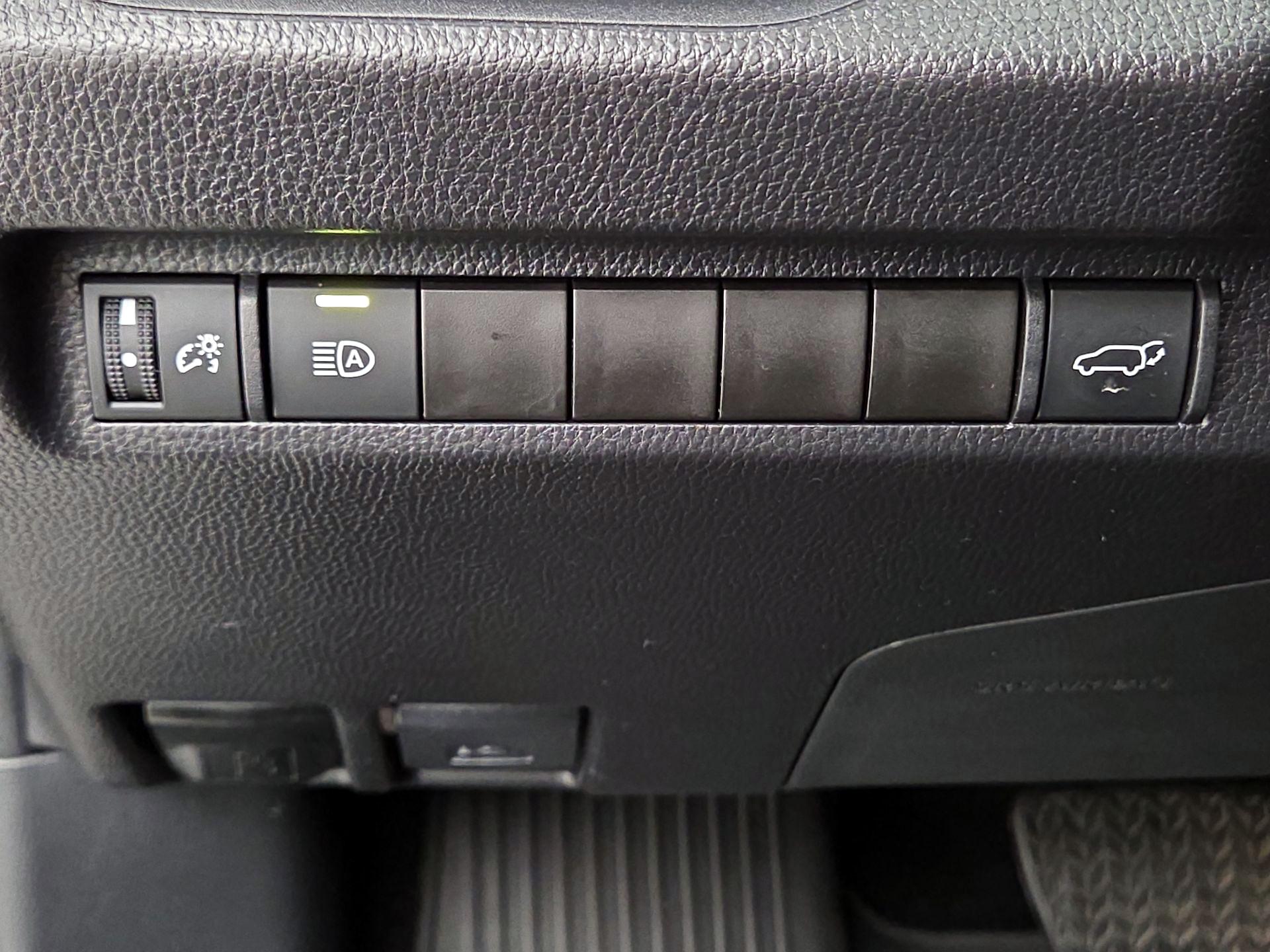 Thumbnail: 2025 Toyota RAV4 - 13