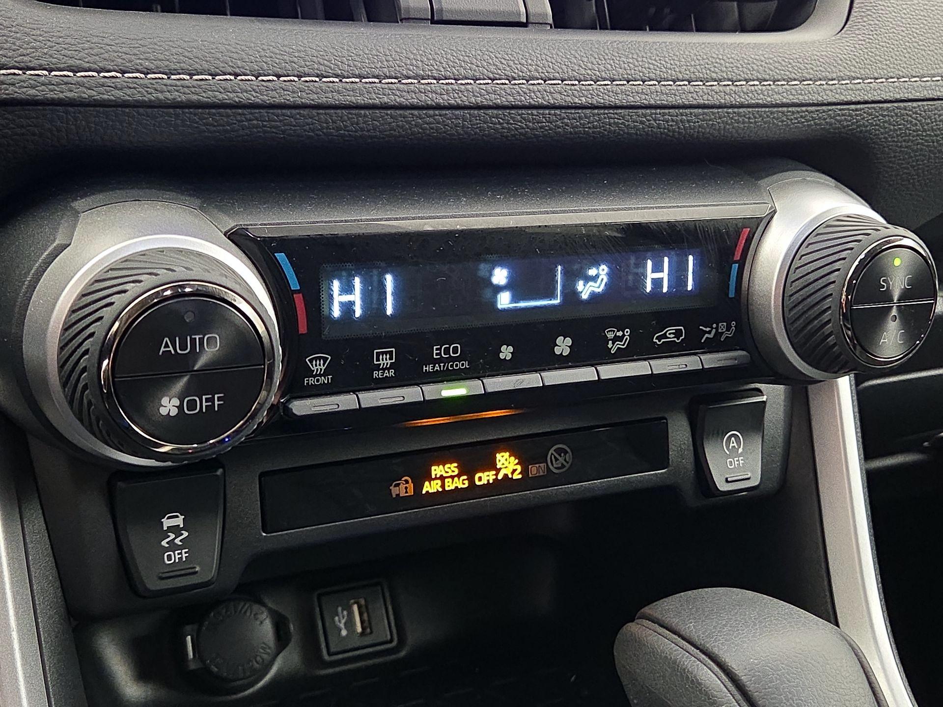 Thumbnail: 2025 Toyota RAV4 - 16