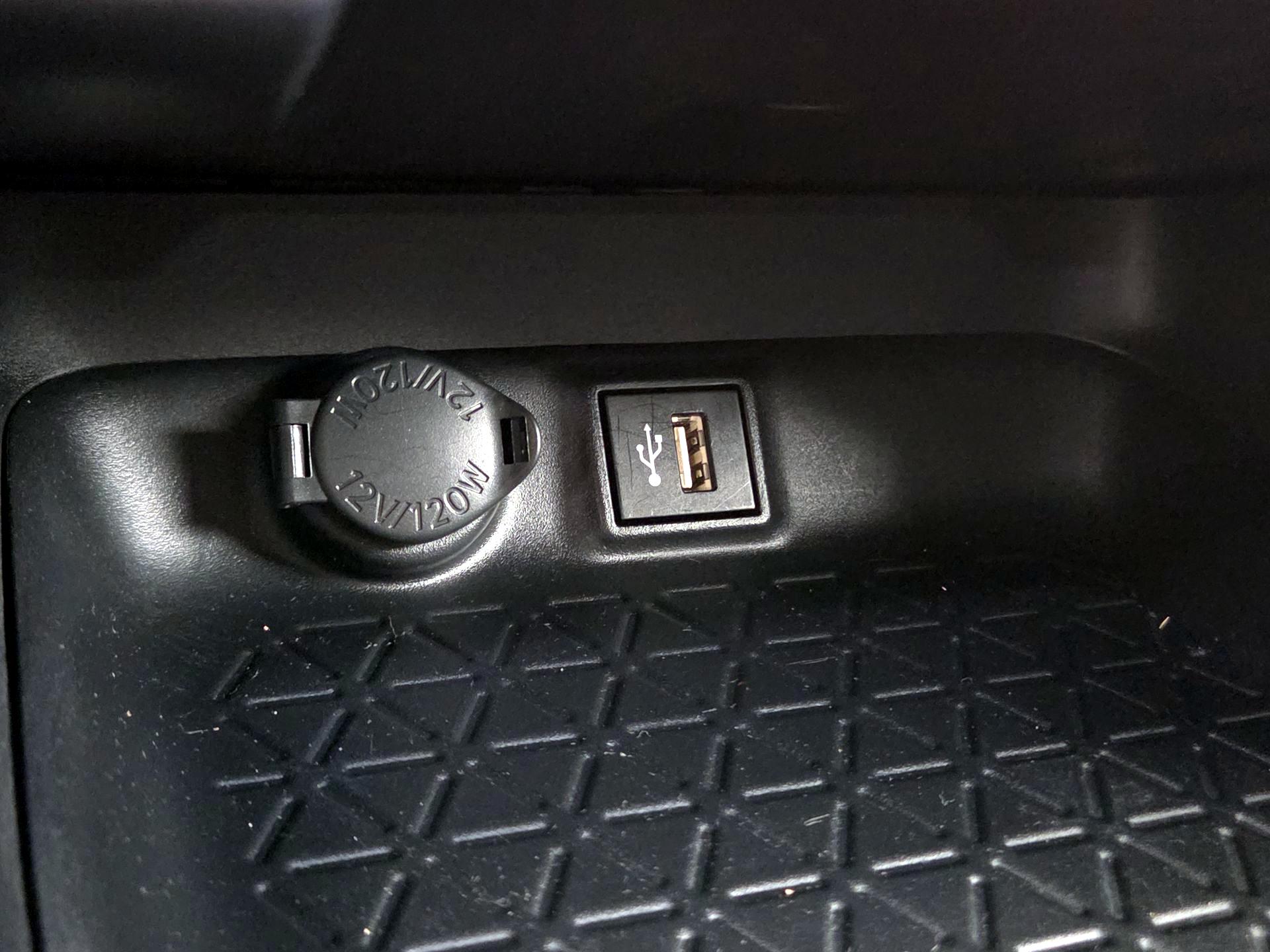 Thumbnail: 2025 Toyota RAV4 - 18