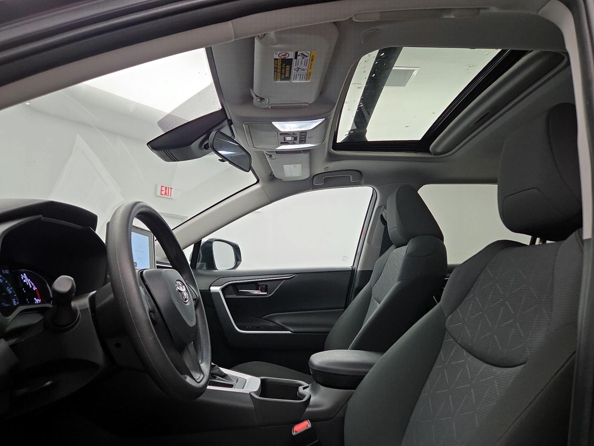 Thumbnail: 2025 Toyota RAV4 - 19