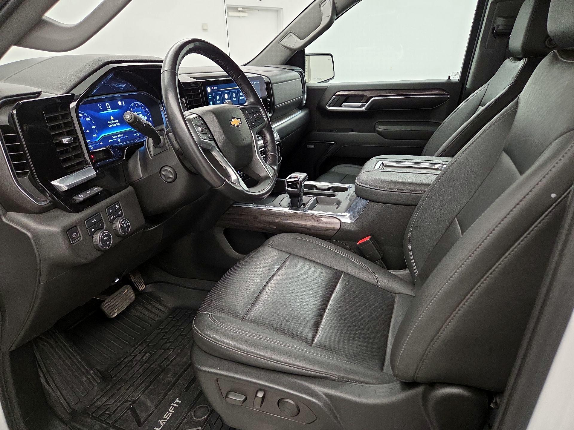 Thumbnail: 2022 Chevrolet Silverado 1500 - 11