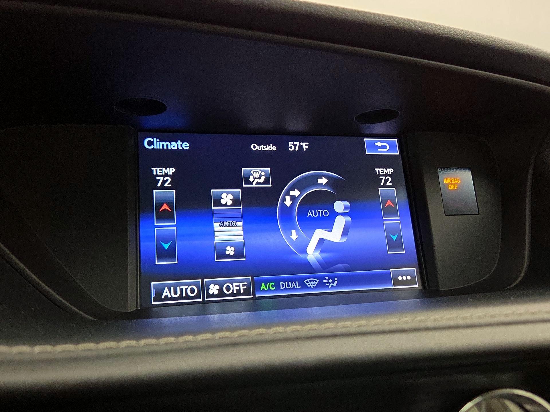 Thumbnail: 2015 Lexus ES - 17