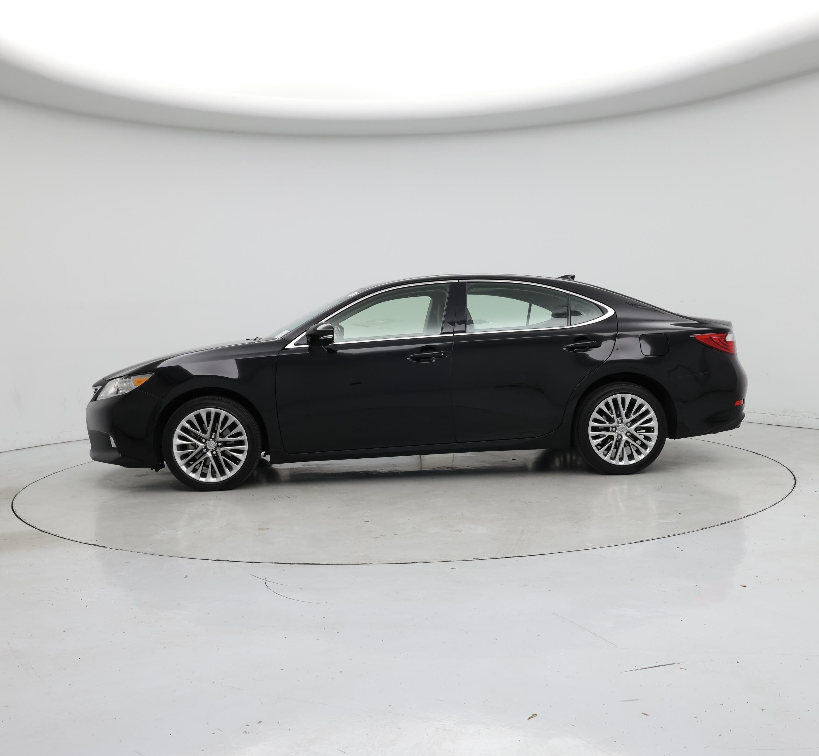 Thumbnail: 2015 Lexus ES - 3