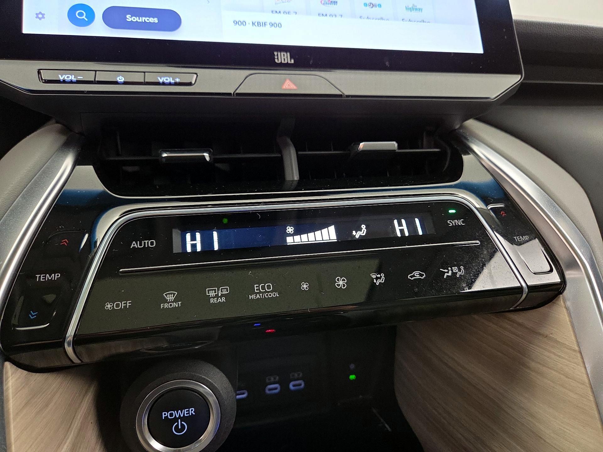 Thumbnail: 2024 Toyota Venza - 16