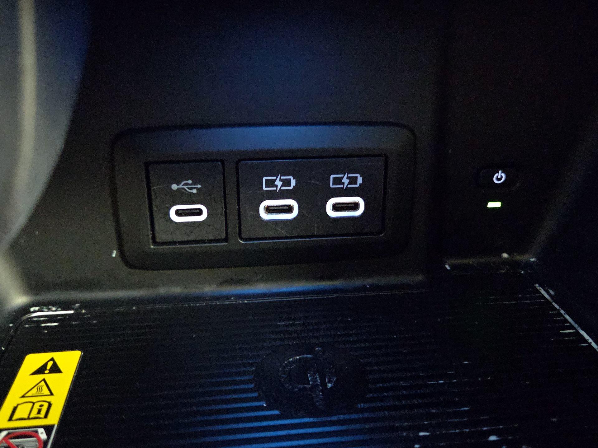 Thumbnail: 2024 Toyota Venza - 18