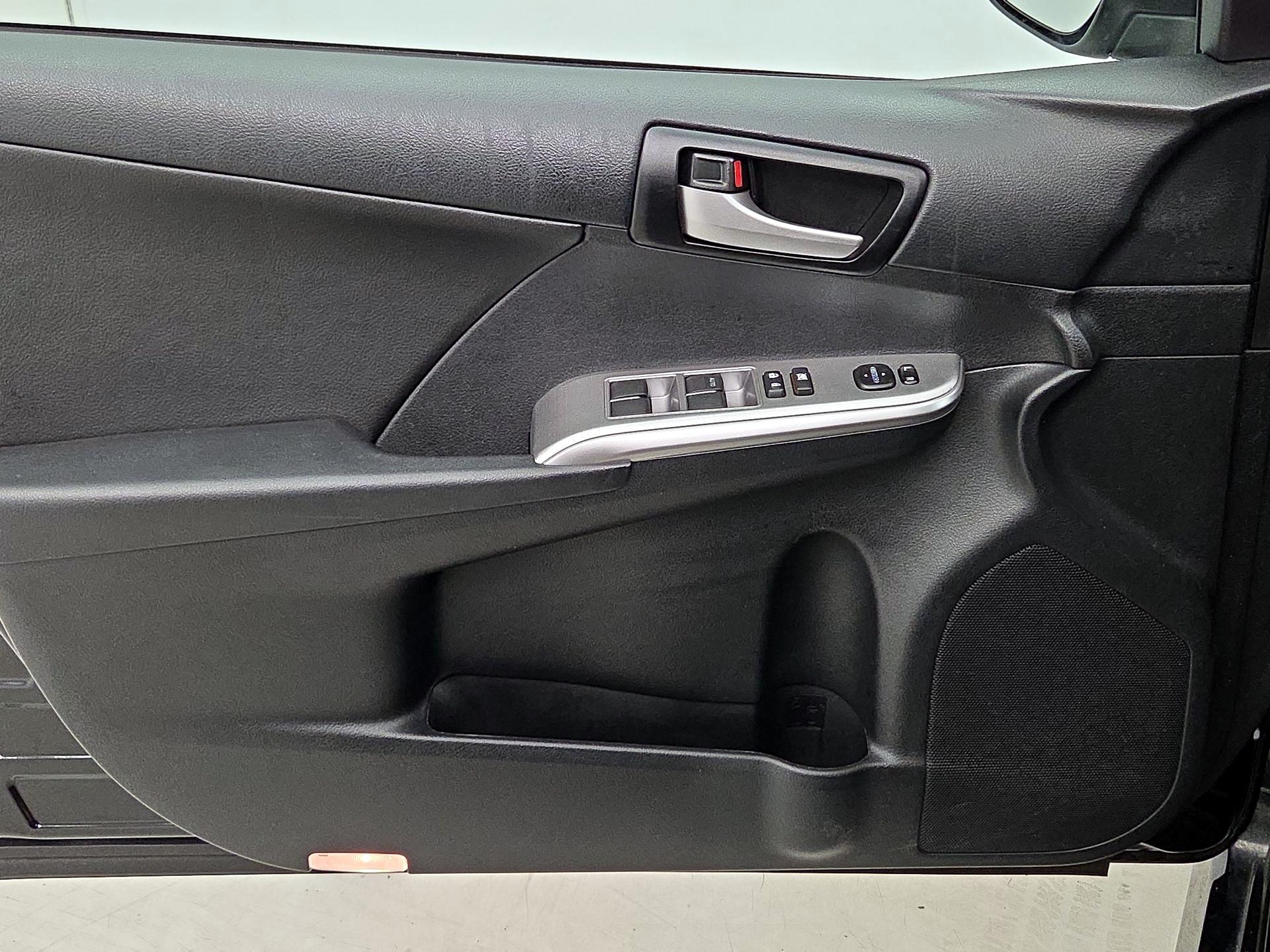 Thumbnail: 2014 Toyota Camry - 12