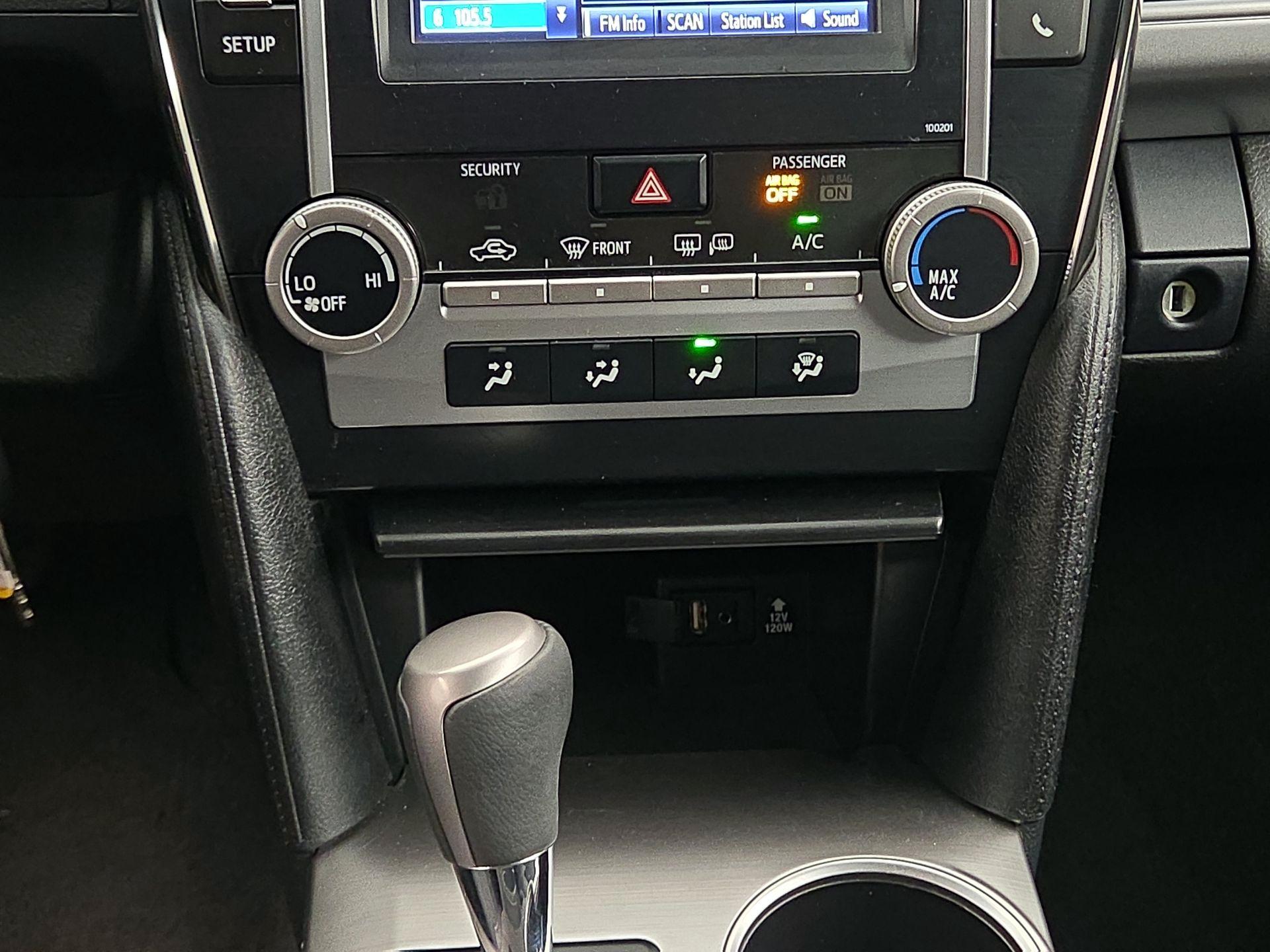 Thumbnail: 2014 Toyota Camry - 16