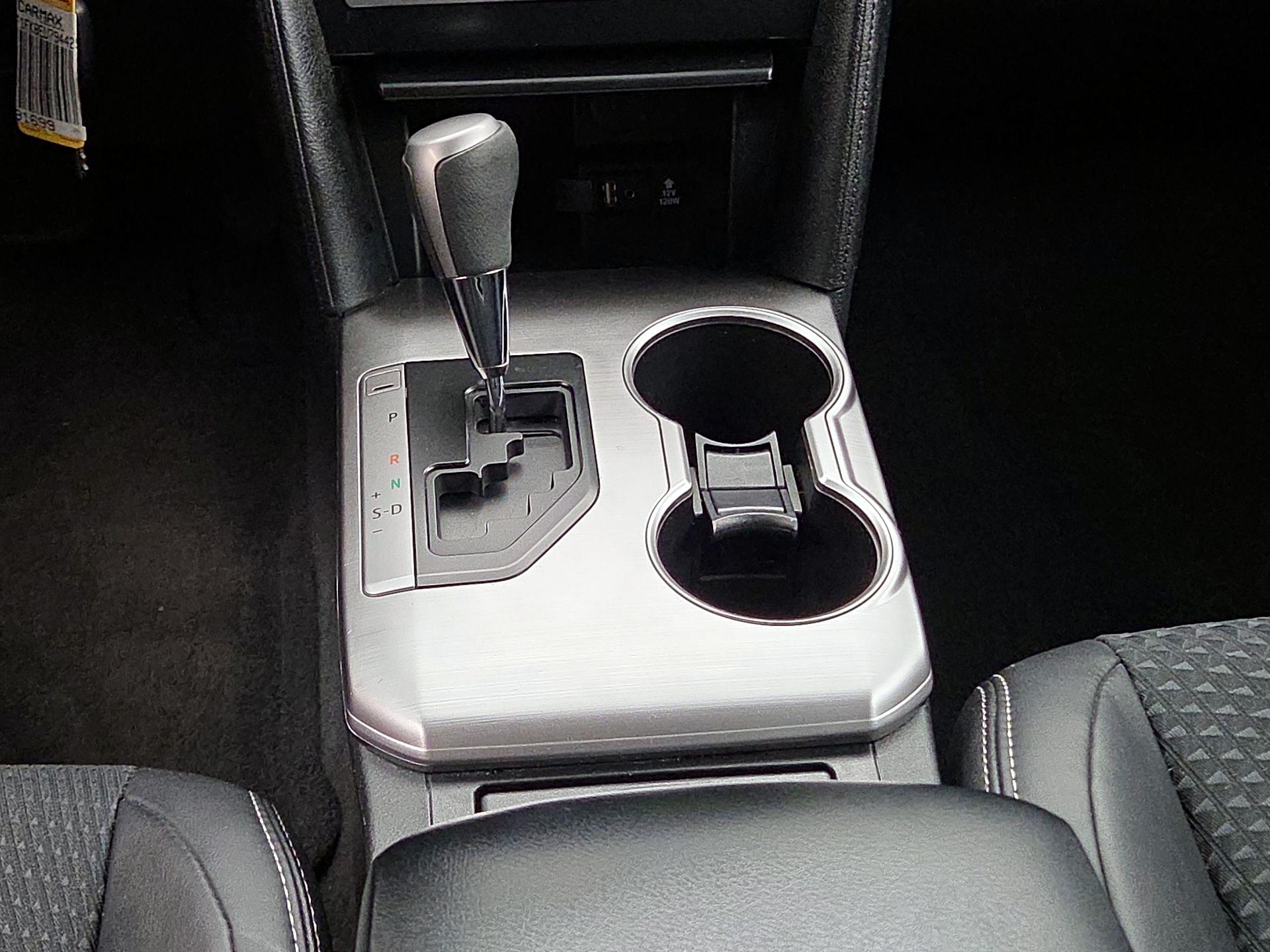 Thumbnail: 2014 Toyota Camry - 17