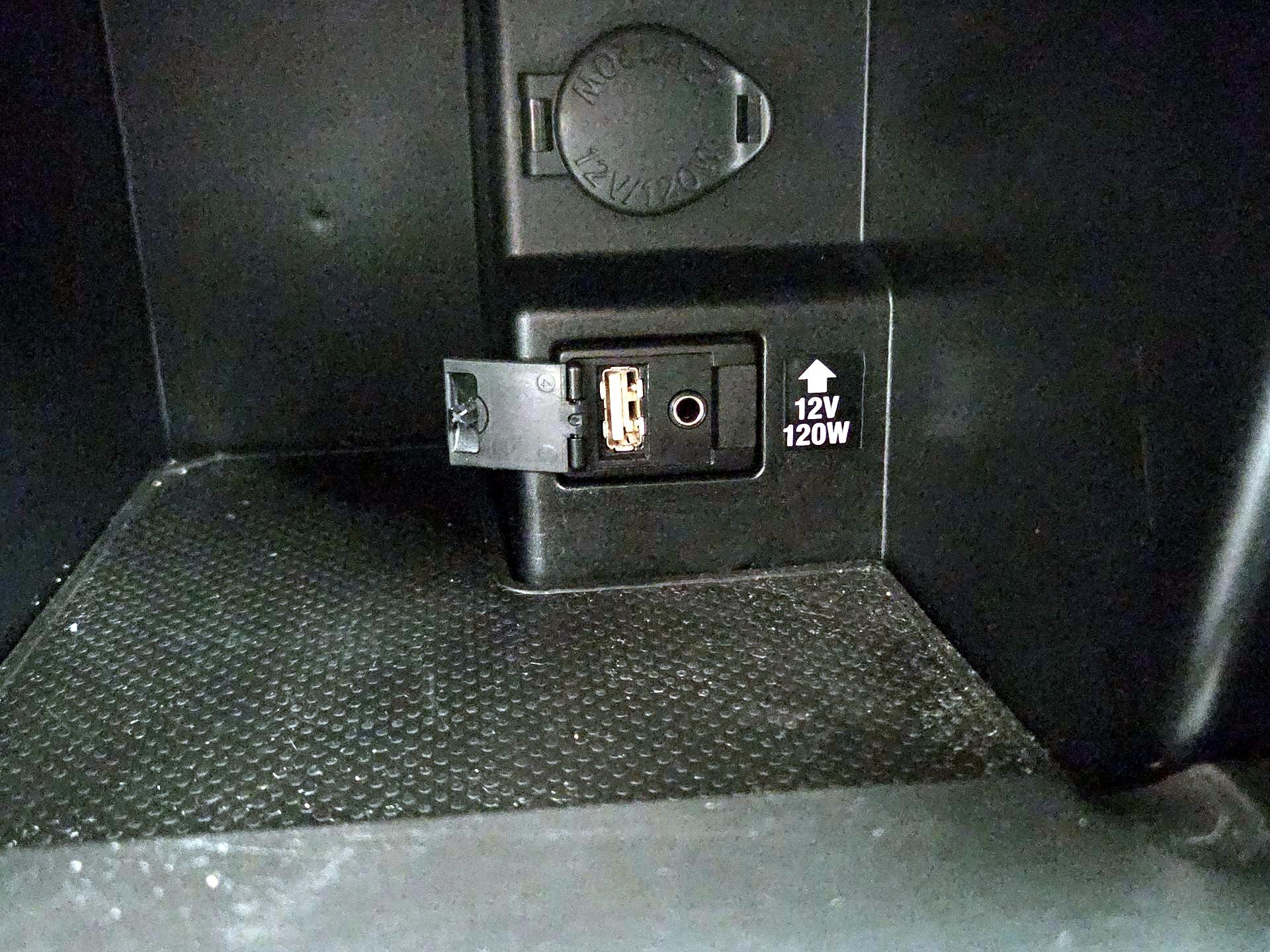 Thumbnail: 2014 Toyota Camry - 18