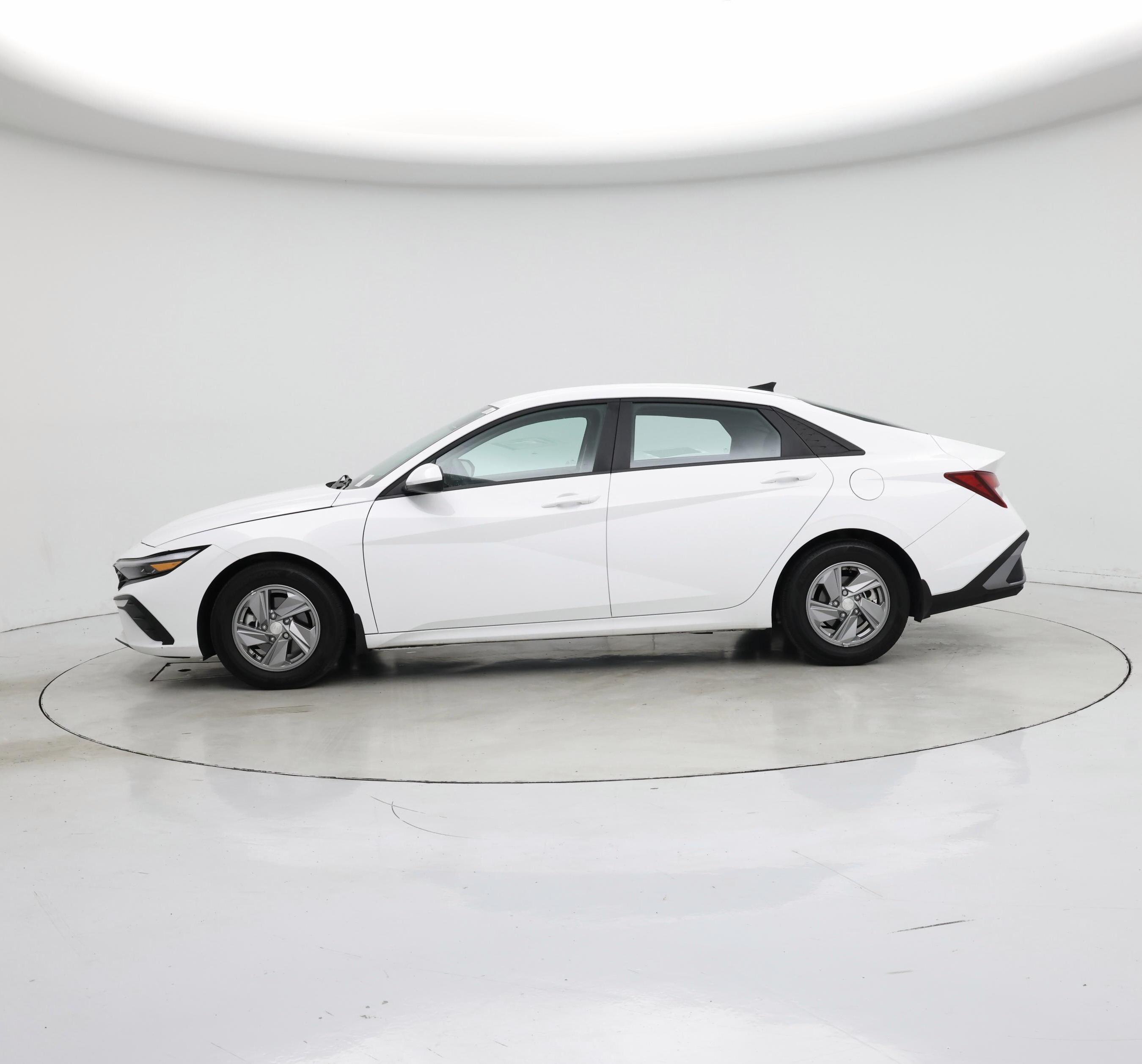 Thumbnail: 2024 Hyundai Elantra - 3