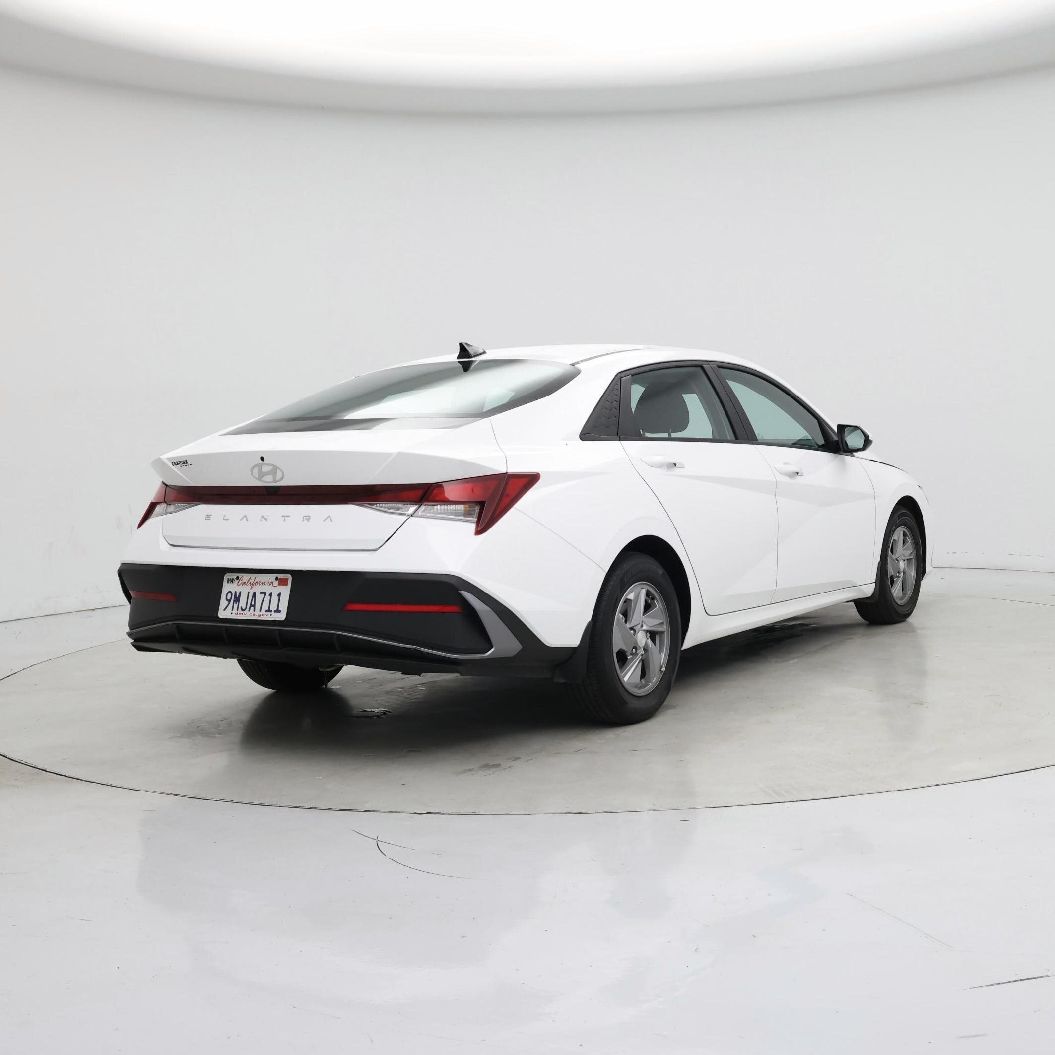 Thumbnail: 2024 Hyundai Elantra - 8