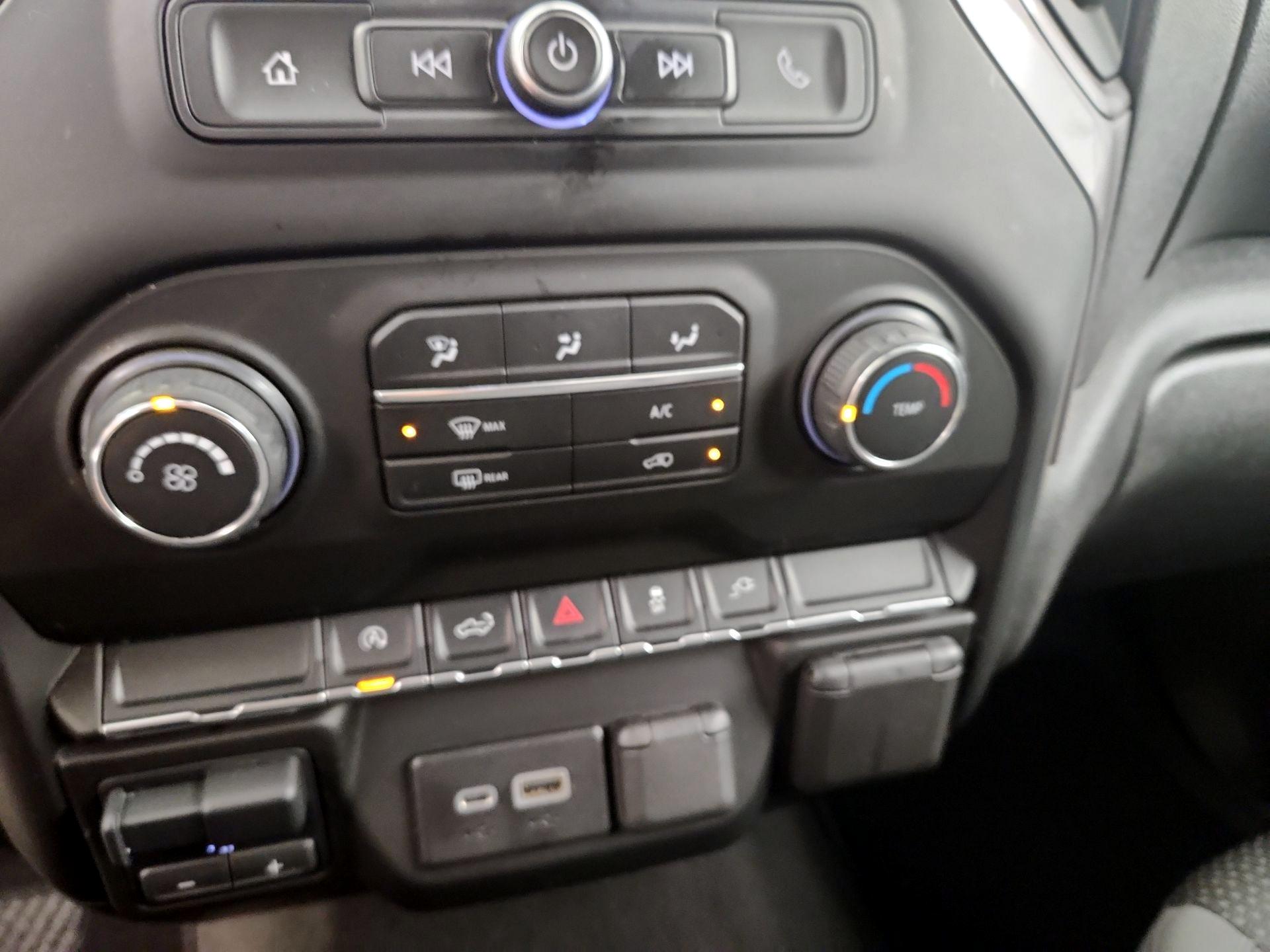 Thumbnail: 2021 Chevrolet Silverado 1500 - 16