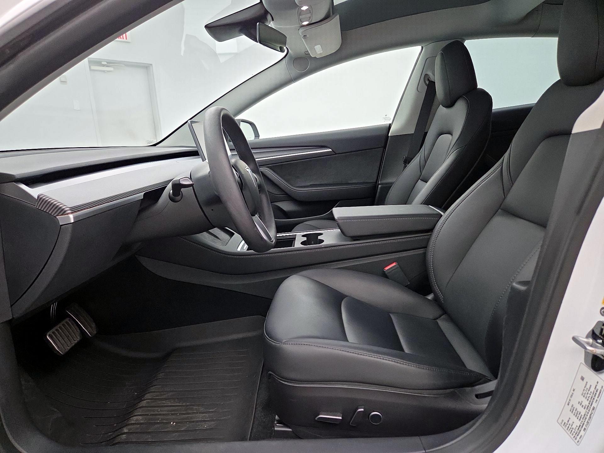 Thumbnail: 2023 Tesla Model 3 - 11