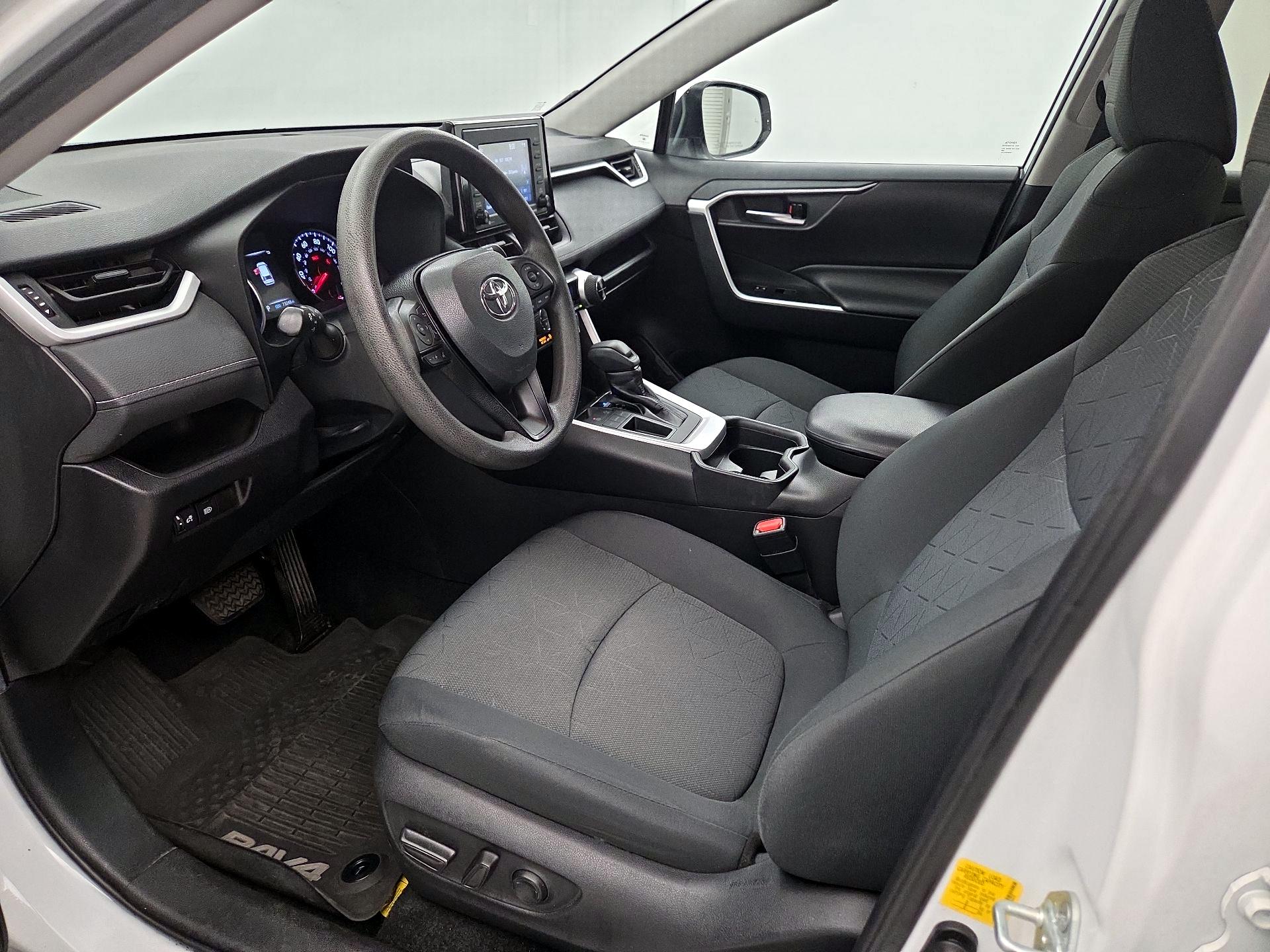 Thumbnail: 2020 Toyota RAV4 - 11