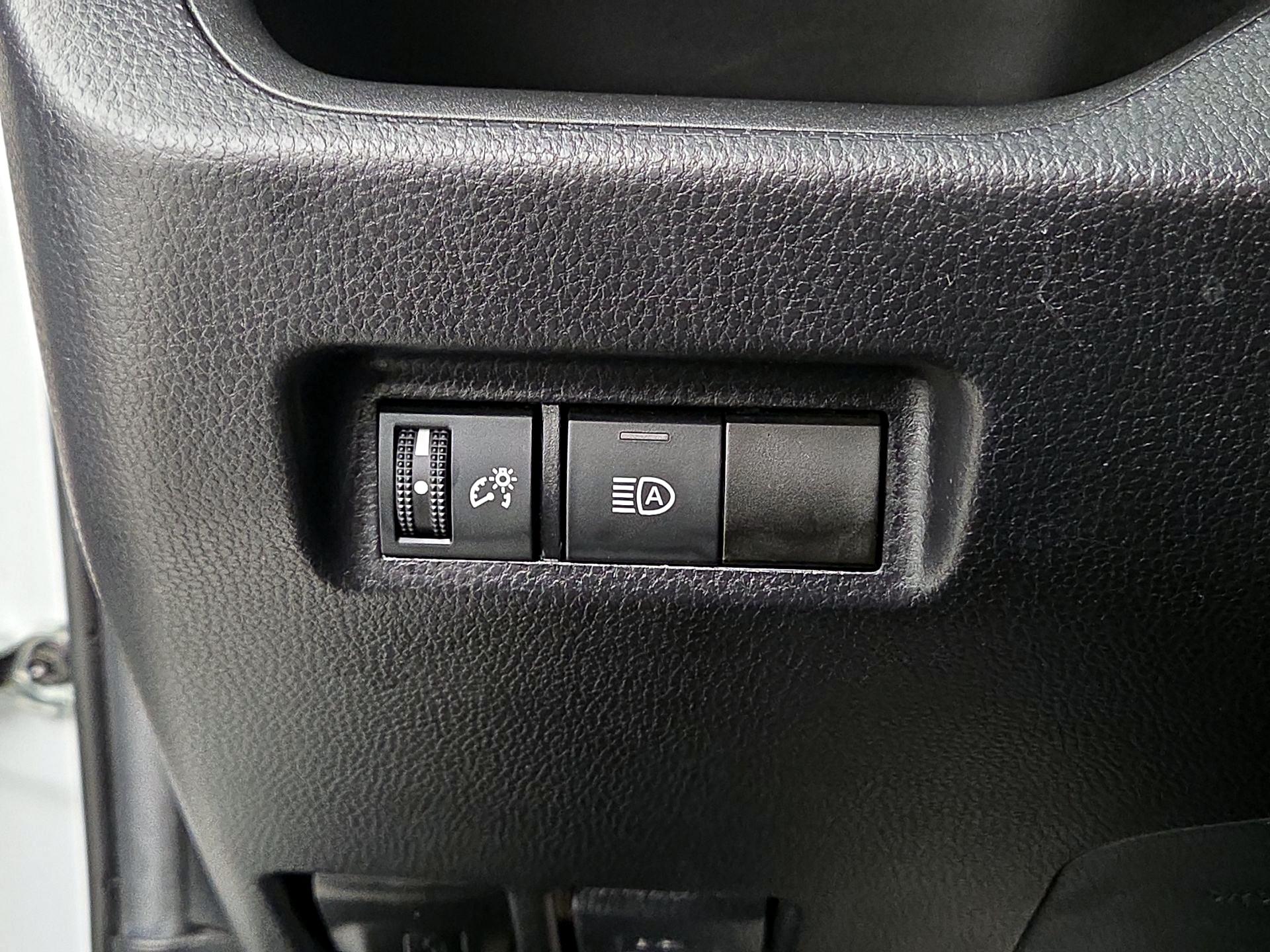 Thumbnail: 2020 Toyota RAV4 - 13