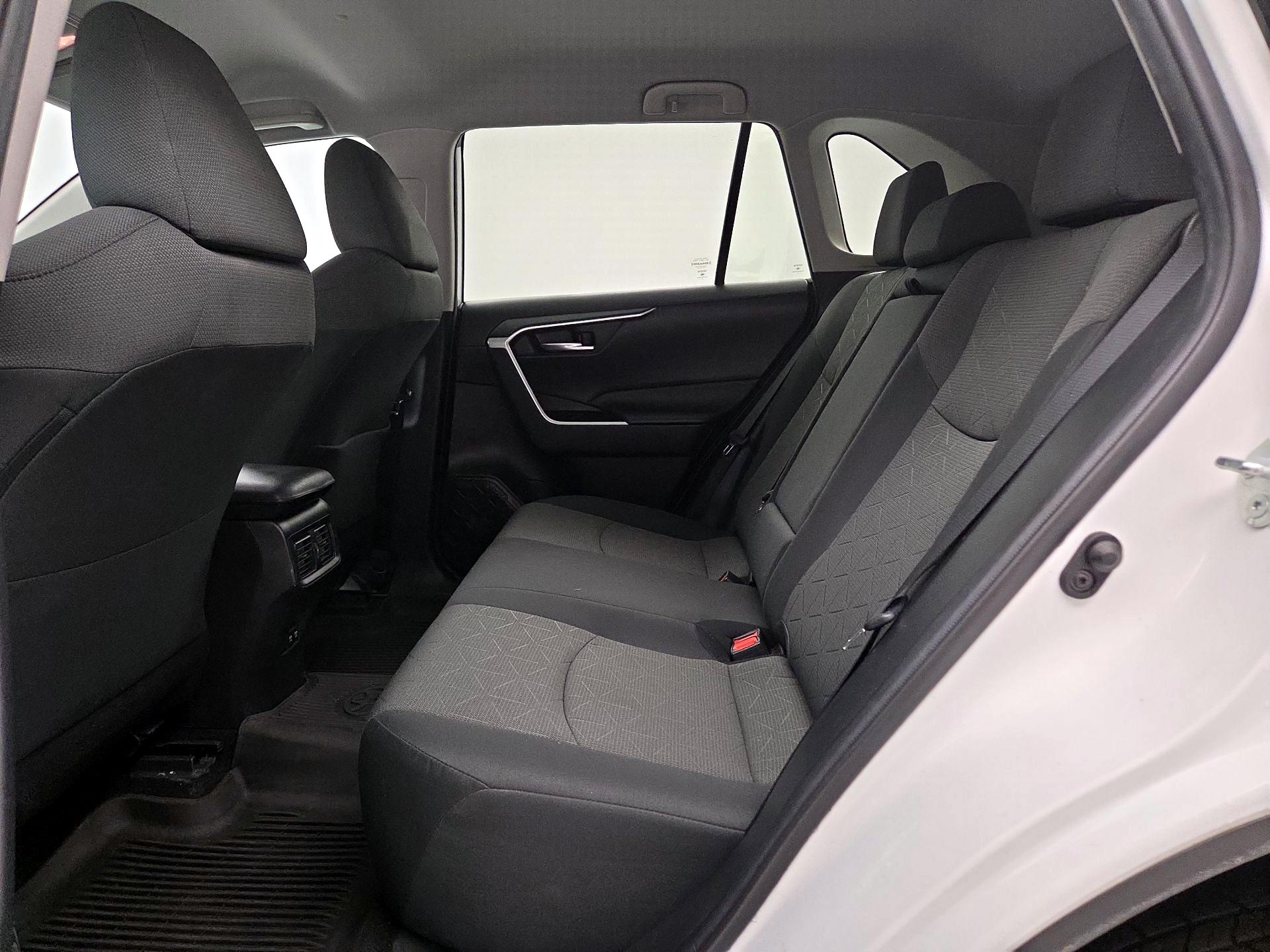 Thumbnail: 2020 Toyota RAV4 - 19