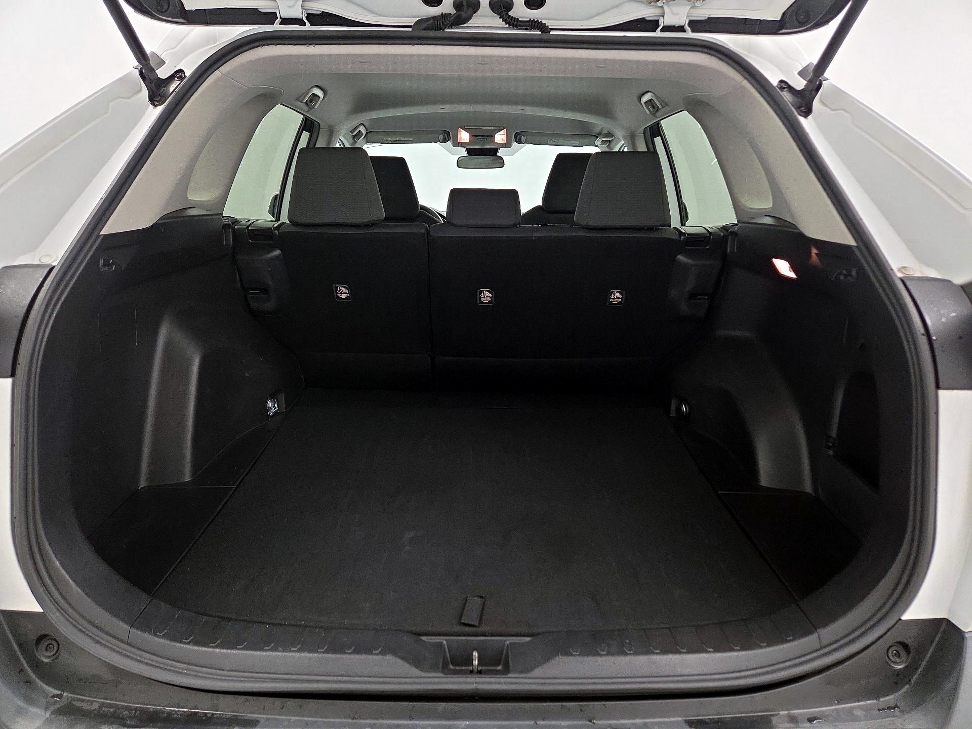 Thumbnail: 2020 Toyota RAV4 - 20