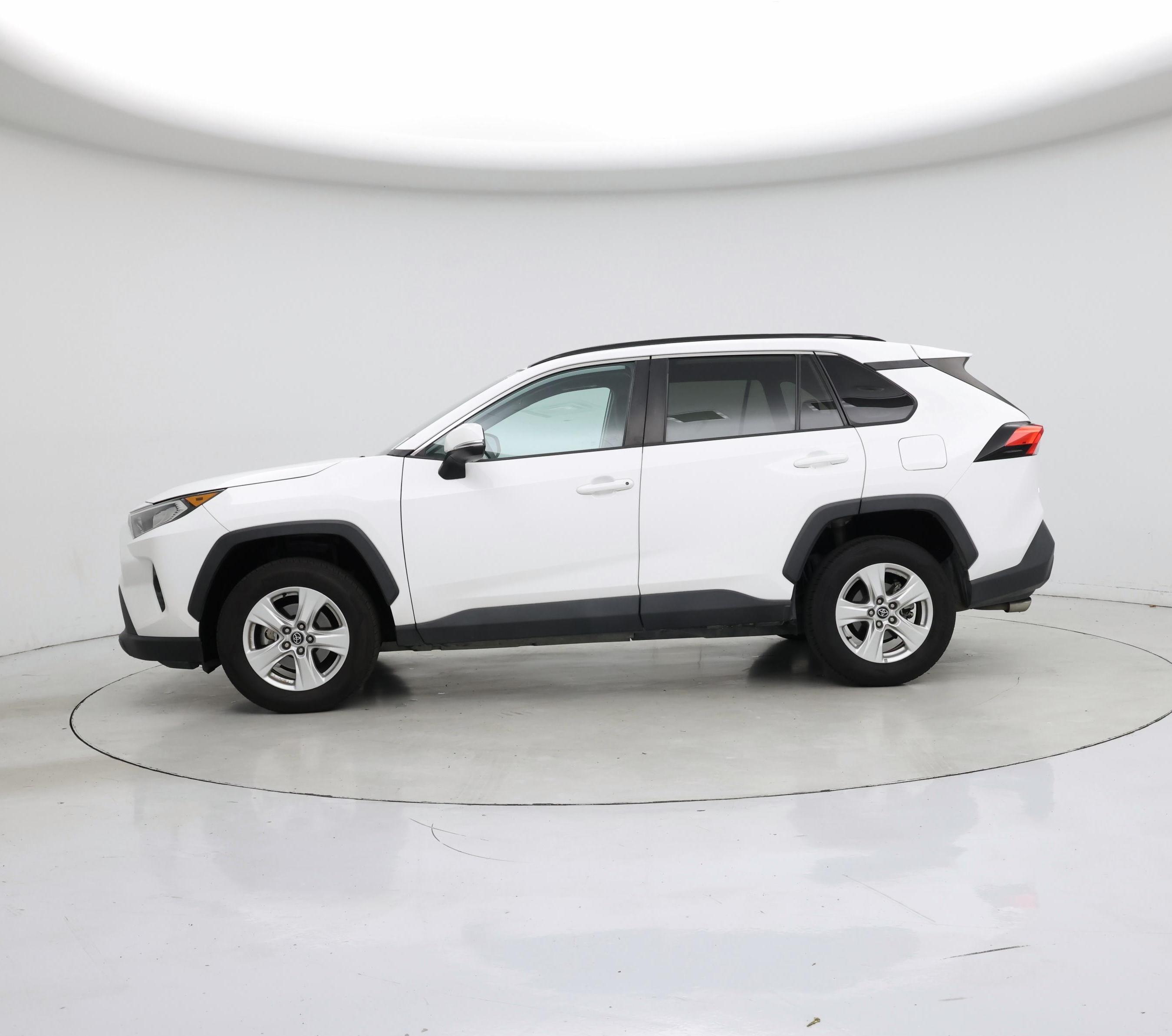 Thumbnail: 2020 Toyota RAV4 - 3