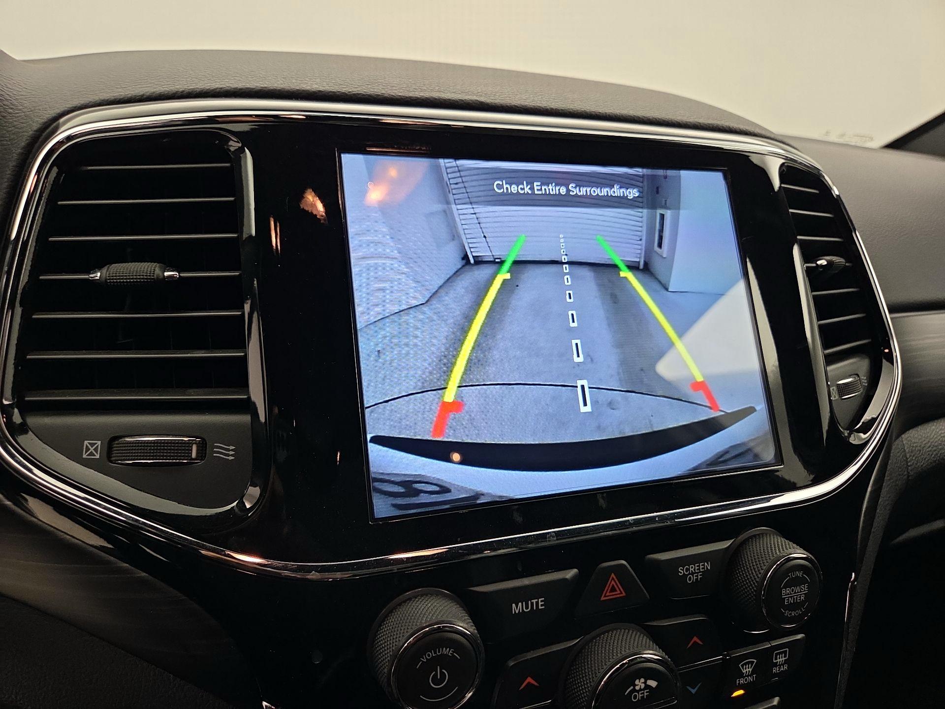 Thumbnail: 2021 Jeep Grand Cherokee - 15