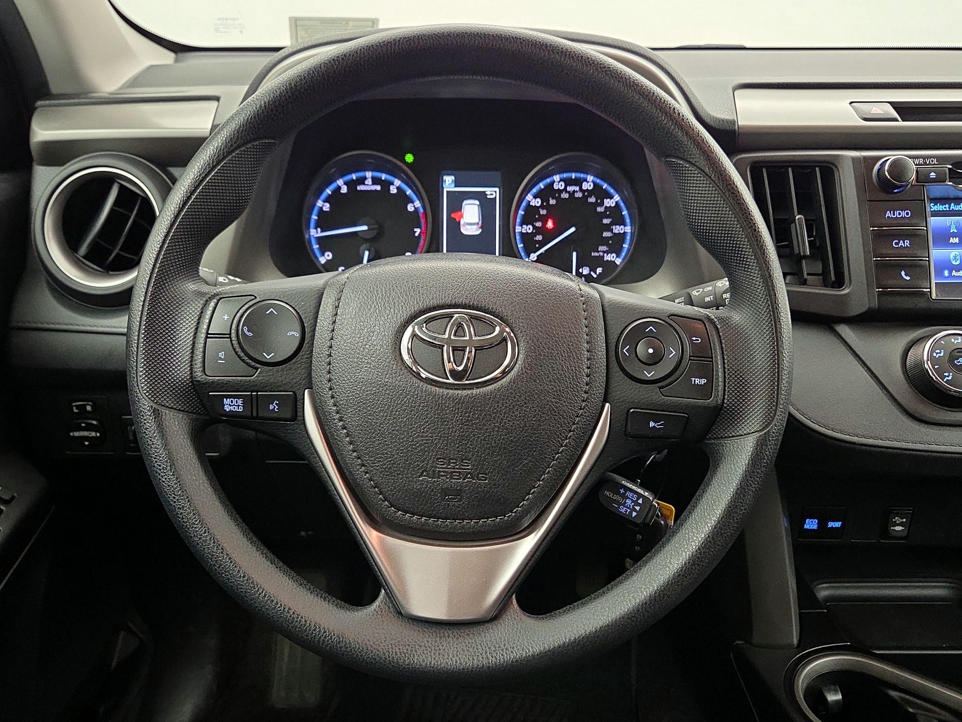 Thumbnail: 2018 Toyota RAV4 - 10