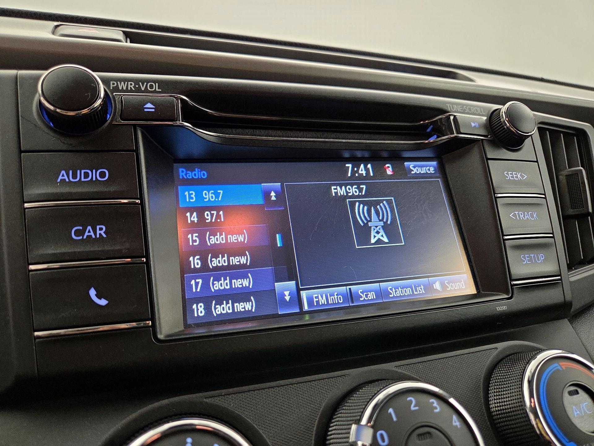 Thumbnail: 2018 Toyota RAV4 - 15