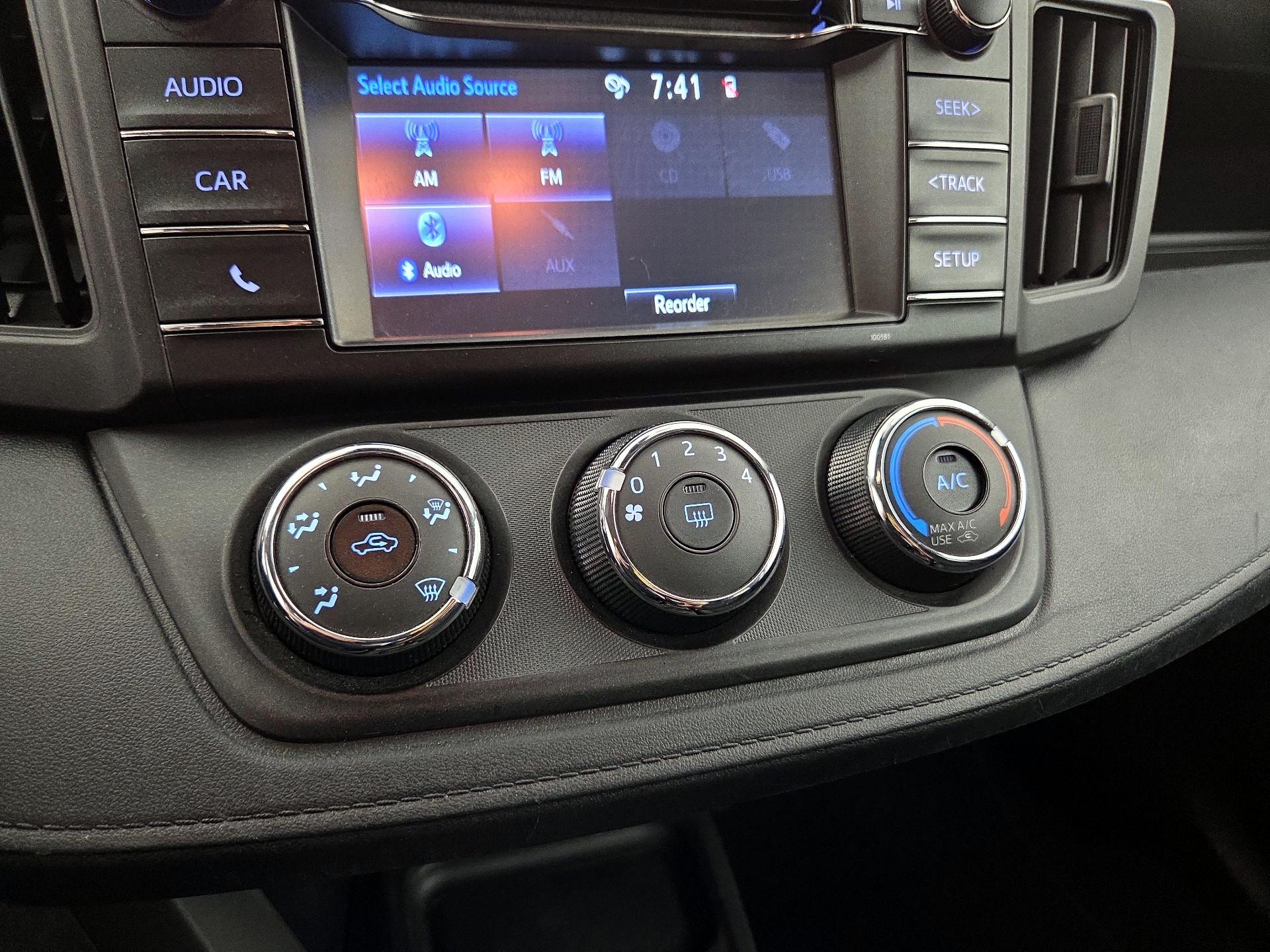 Thumbnail: 2018 Toyota RAV4 - 16