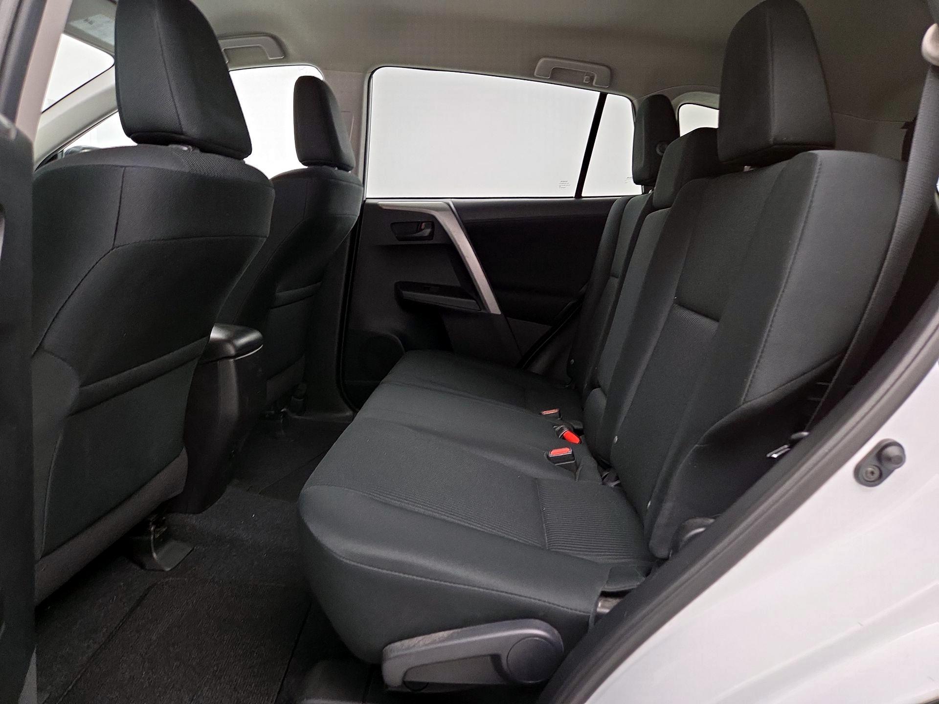 Thumbnail: 2018 Toyota RAV4 - 19